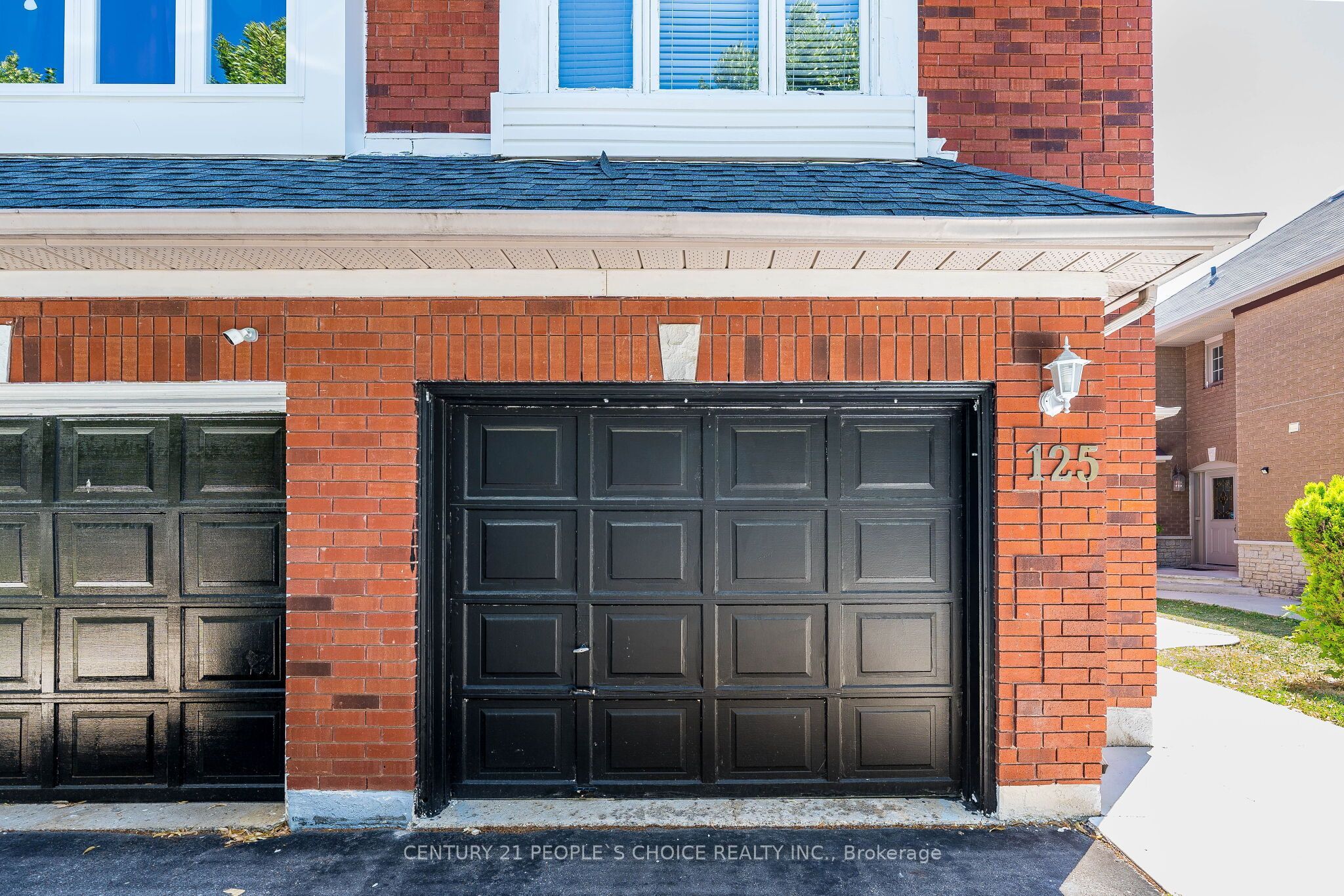 125 Rainforest Drive, Brampton, ON L6R 1A3 photo 2