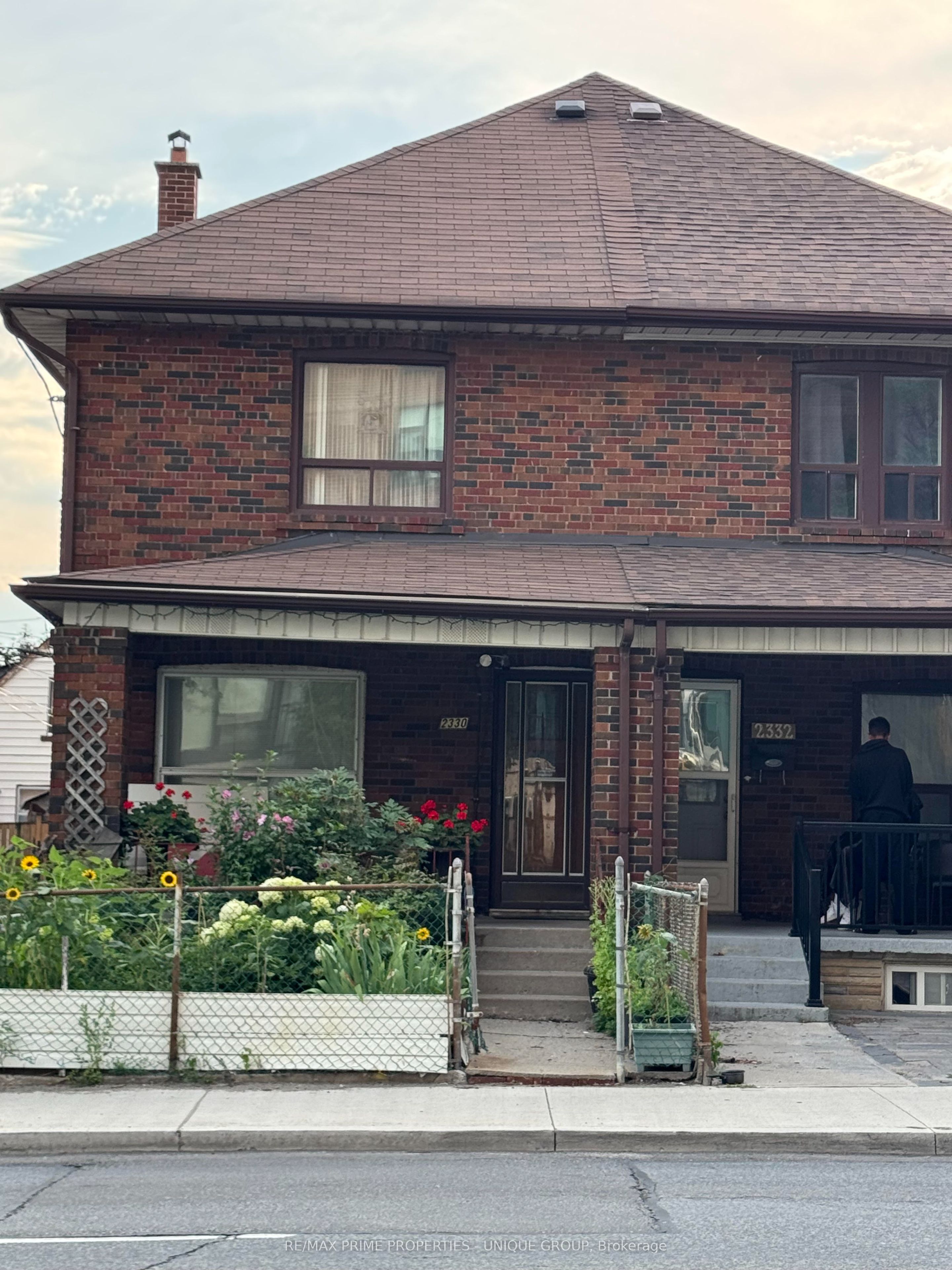 2330 Dufferin Street, Toronto, ON M6E 3S4