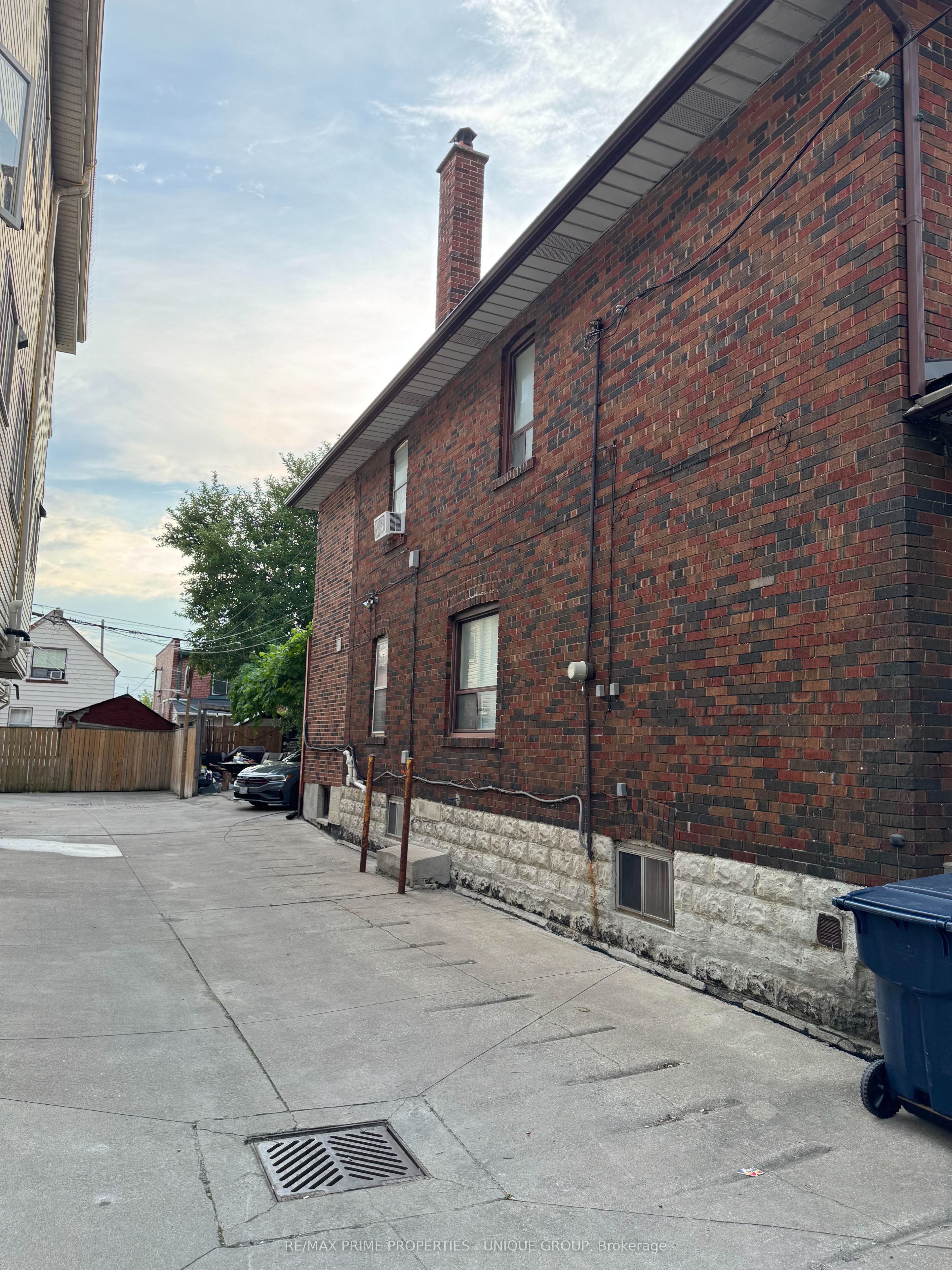 2330 Dufferin Street, Toronto, ON M6E 3S4 photo 3