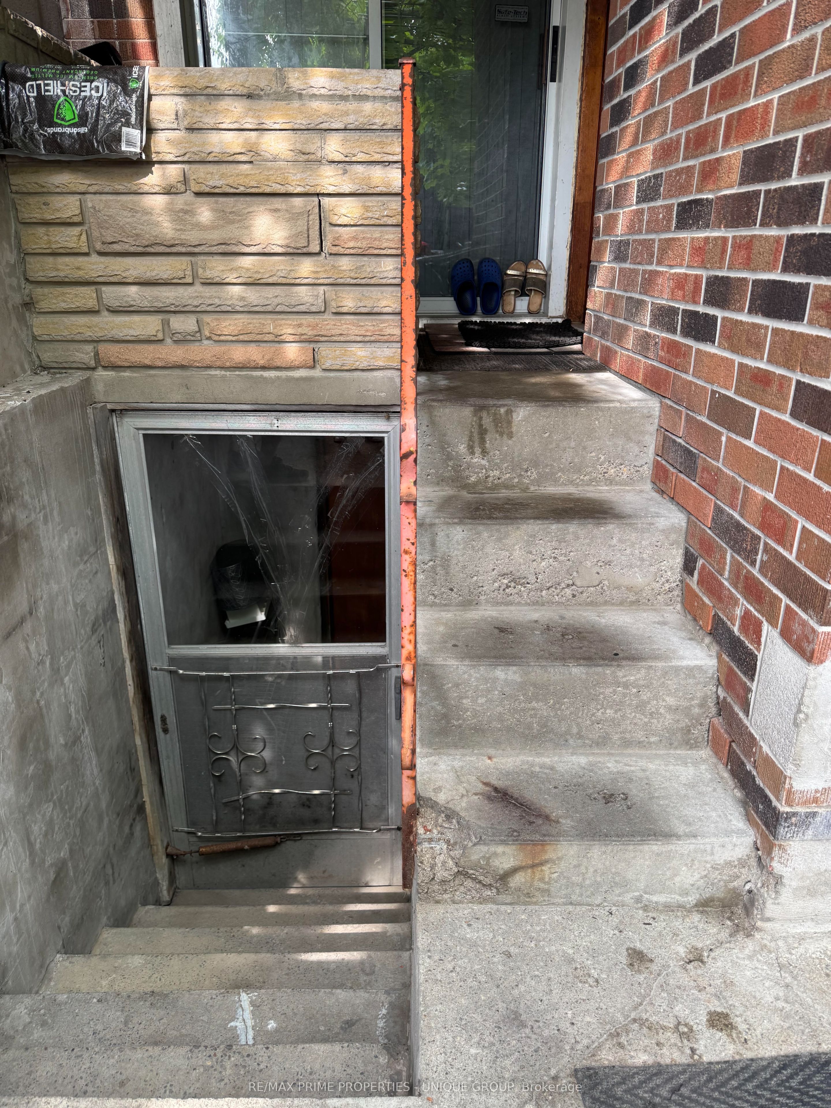 2330 Dufferin Street, Toronto, ON M6E 3S4 photo 4