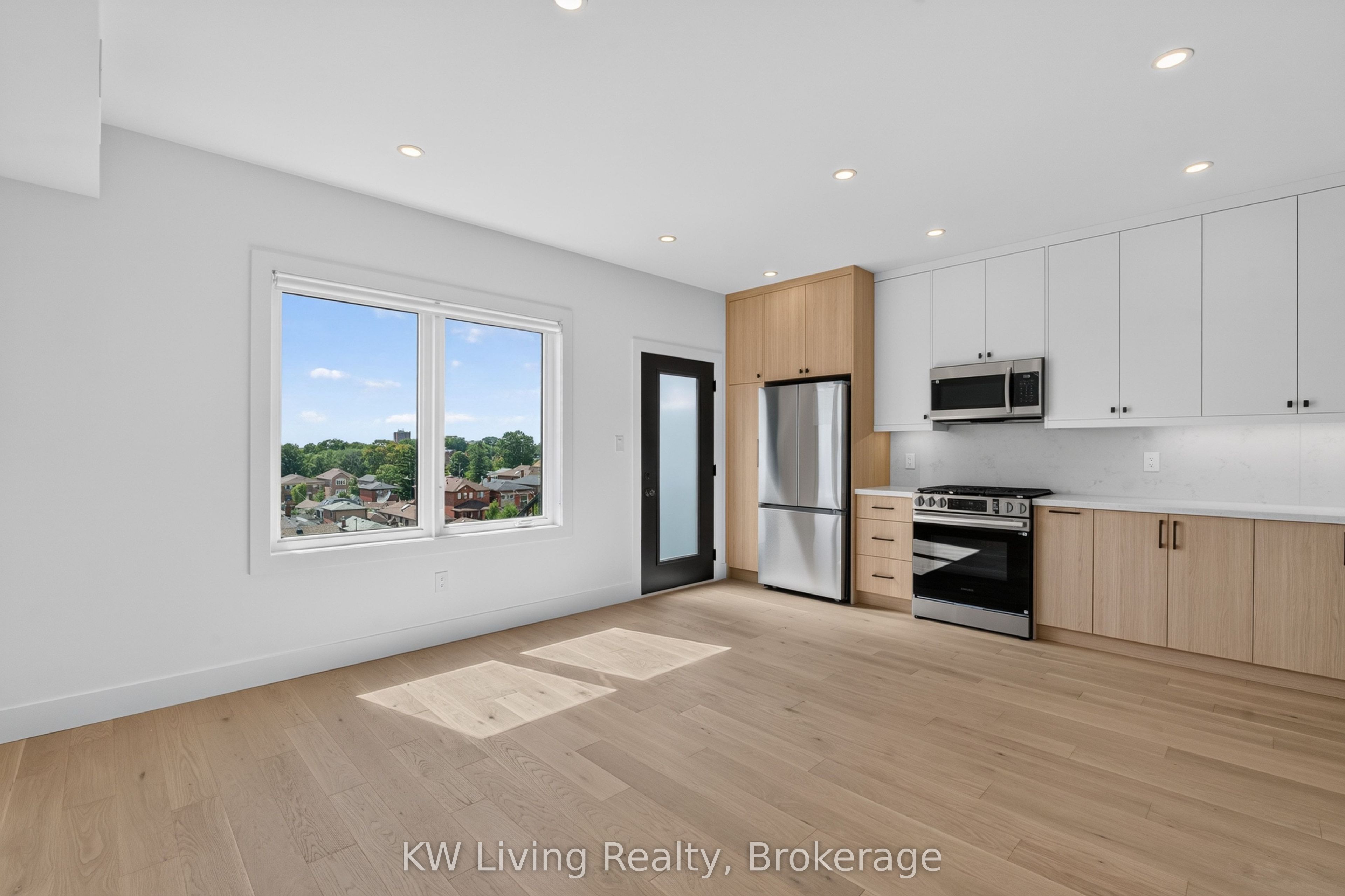 6 Kirknewton Road, Toronto, ON M6E 3Y1 photo 3