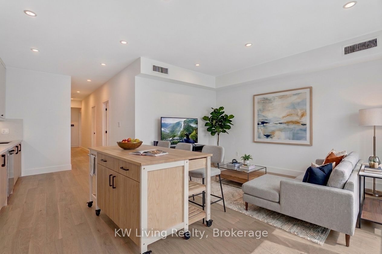 6 Kirknewton Road, Toronto, ON M6E 3Y1 photo 5