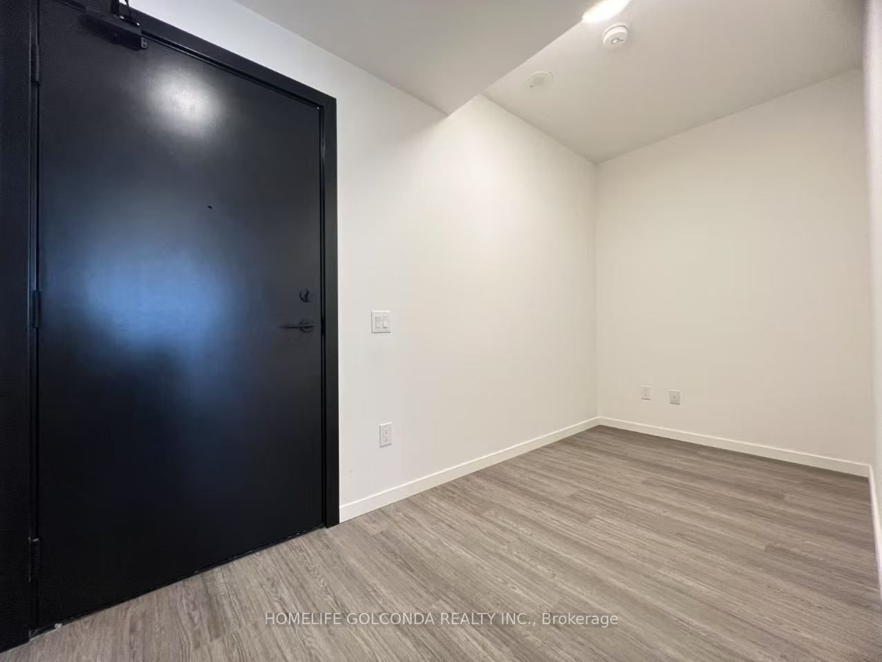 689 The Queensway 423, Toronto, ON M8Y 1L1 photo 5