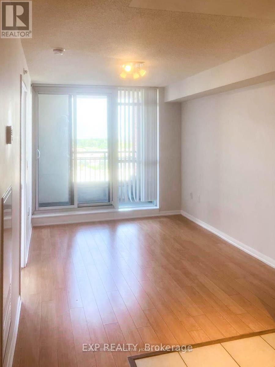 830 Lawrence Avenue 1012, Toronto, ON M6A 0A2 photo 3