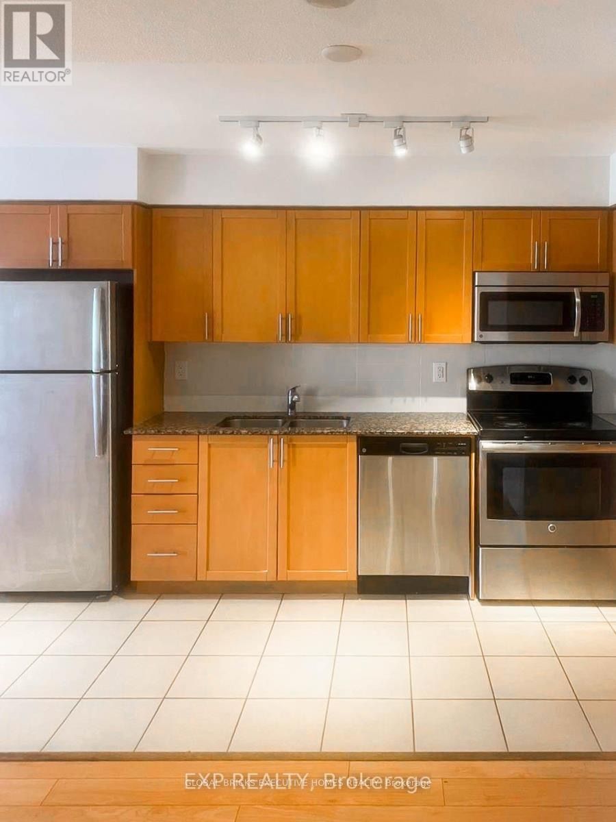 830 Lawrence Avenue 1012, Toronto, ON M6A 0A2 photo 4