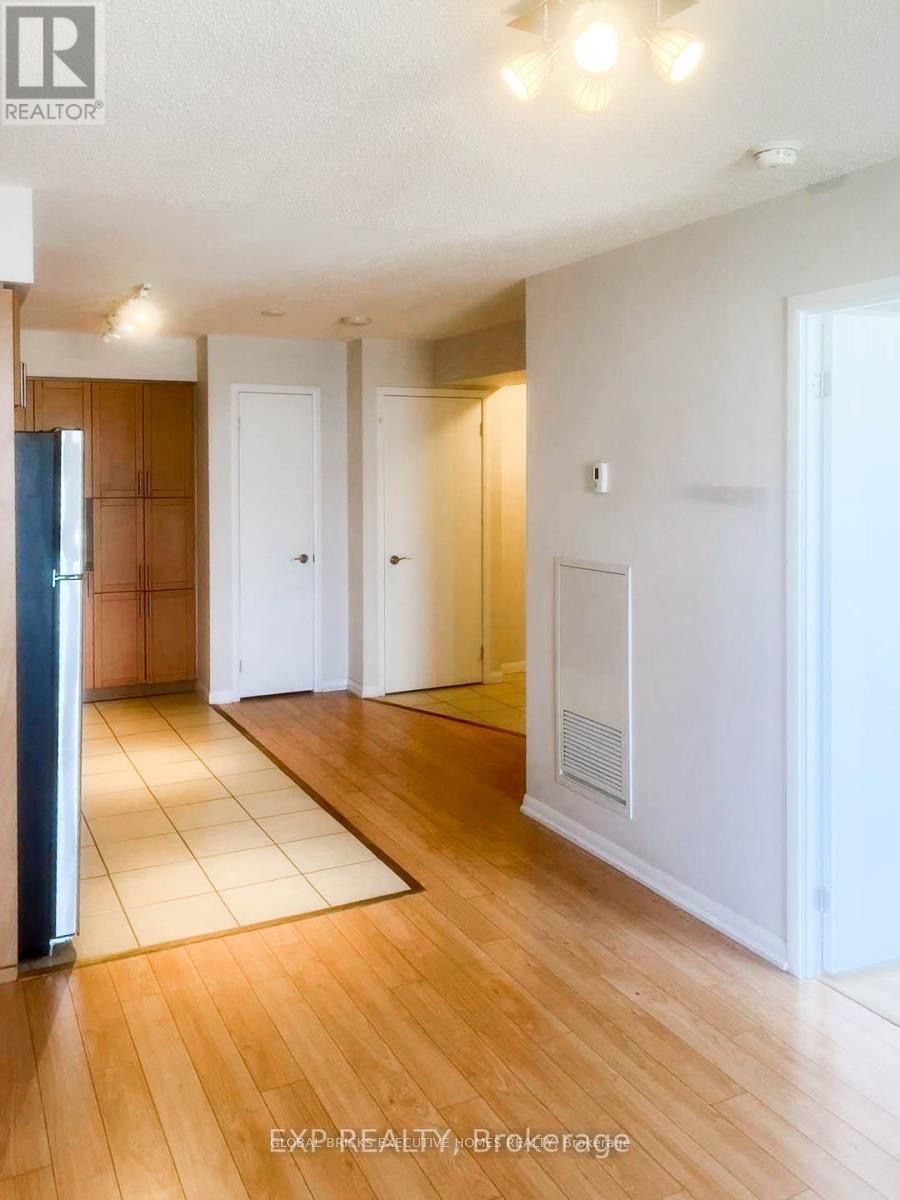 830 Lawrence Avenue 1012, Toronto, ON M6A 0A2 photo 5