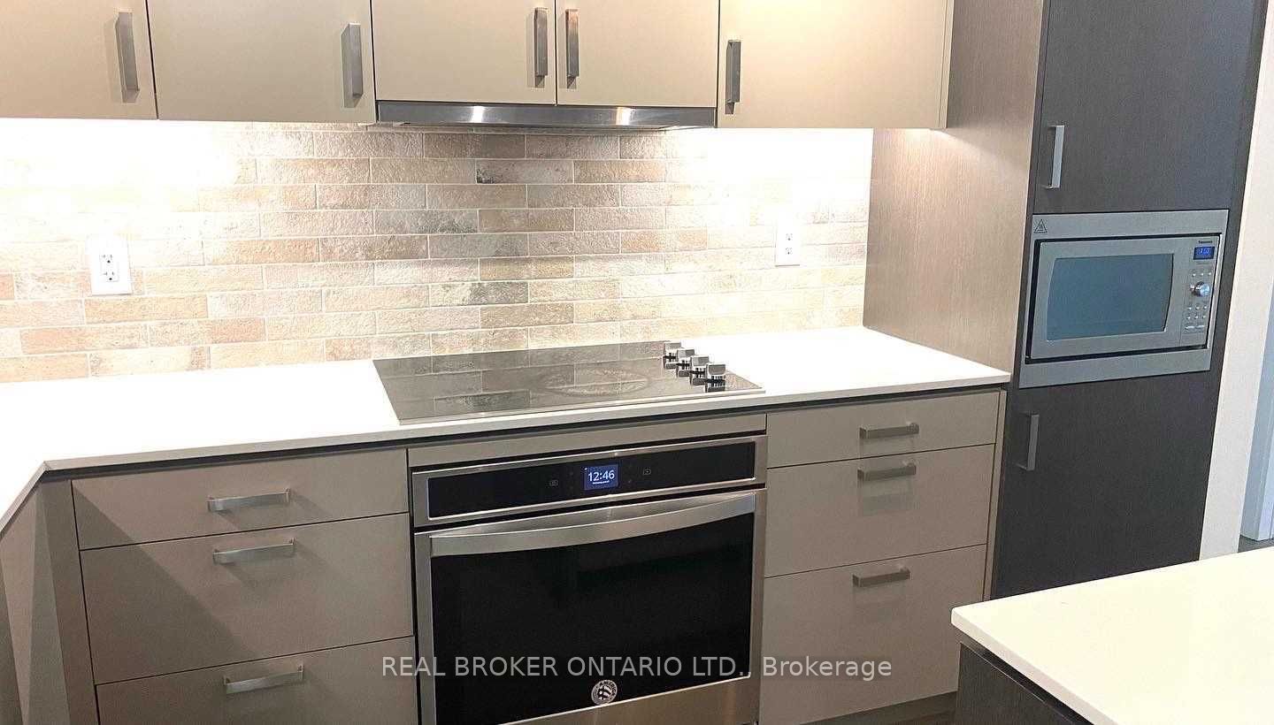 1575 Lakeshore Road W 335, Mississauga, ON L5J 1J4 photo 3