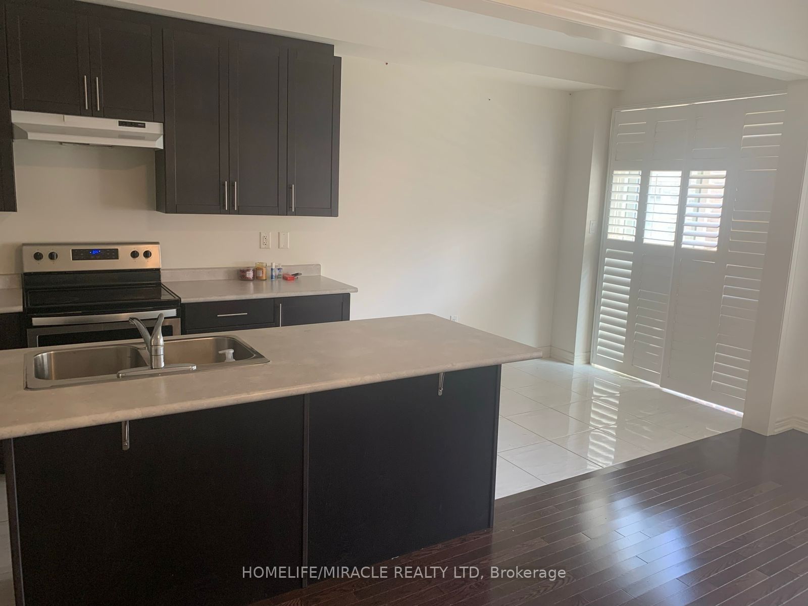 38 Adventura Road, Brampton, ON L7A 5A7 photo 3