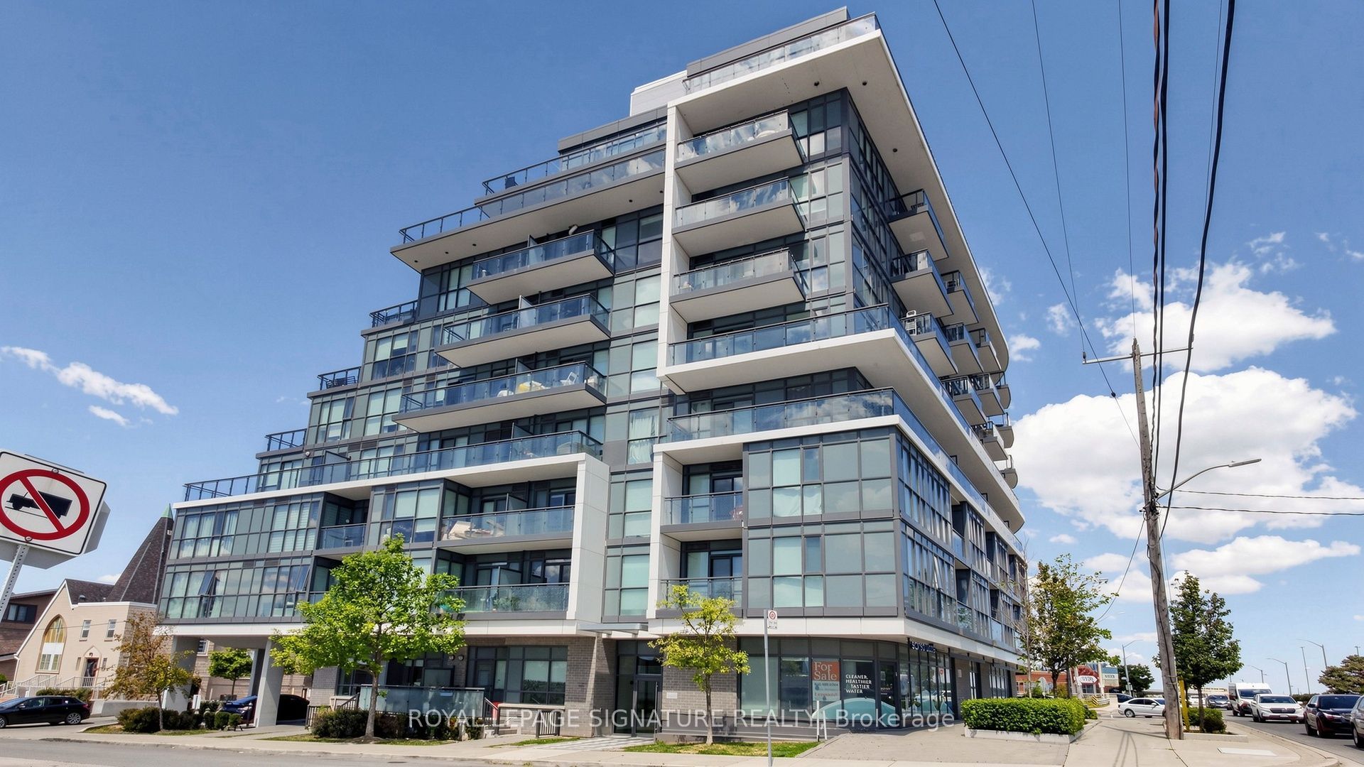 16 McAdam Avenue 403, Toronto, ON M6A 0C2 photo 3