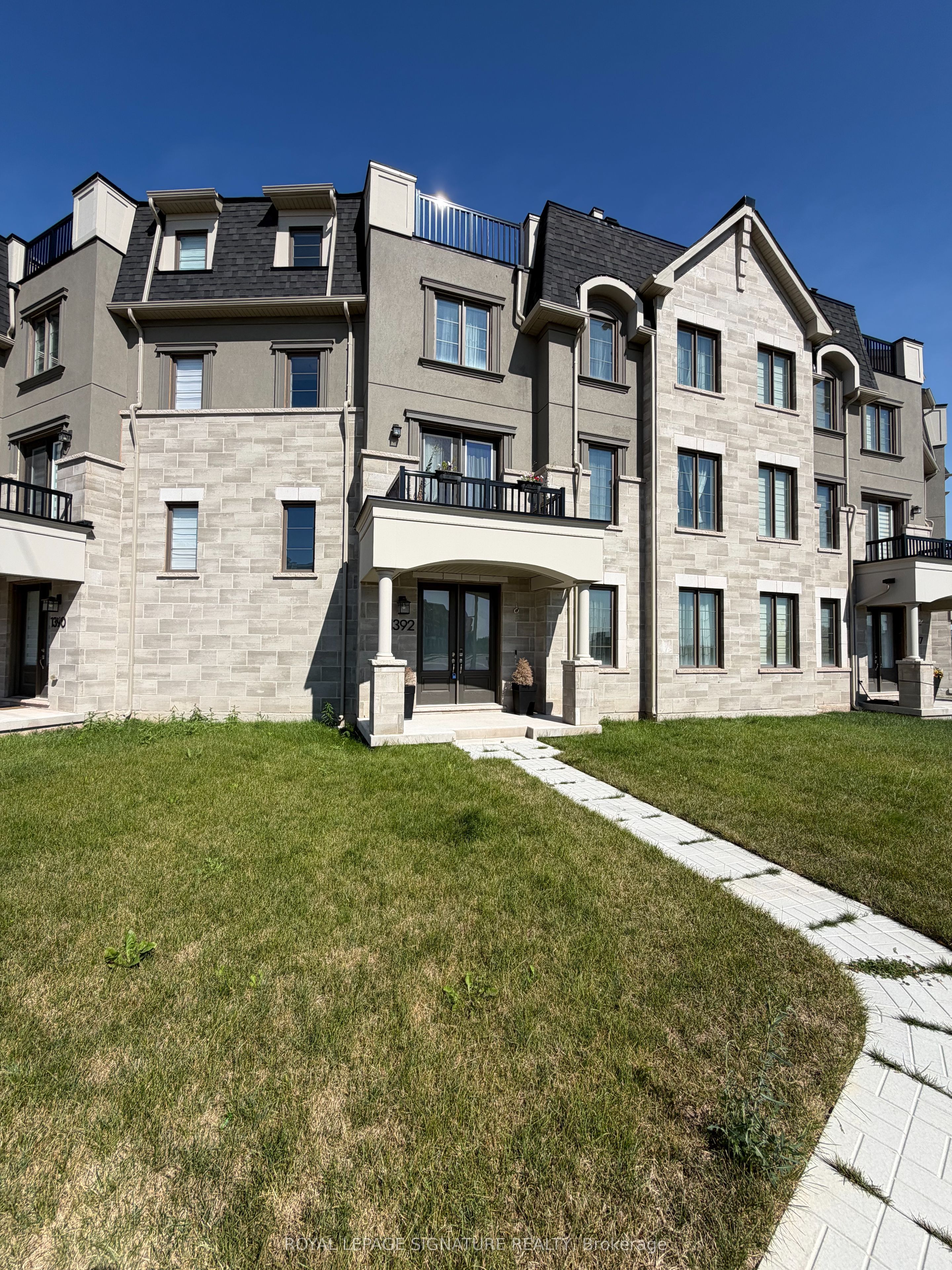 1392 William Halton Parkway, Oakville, ON L6M 5P2