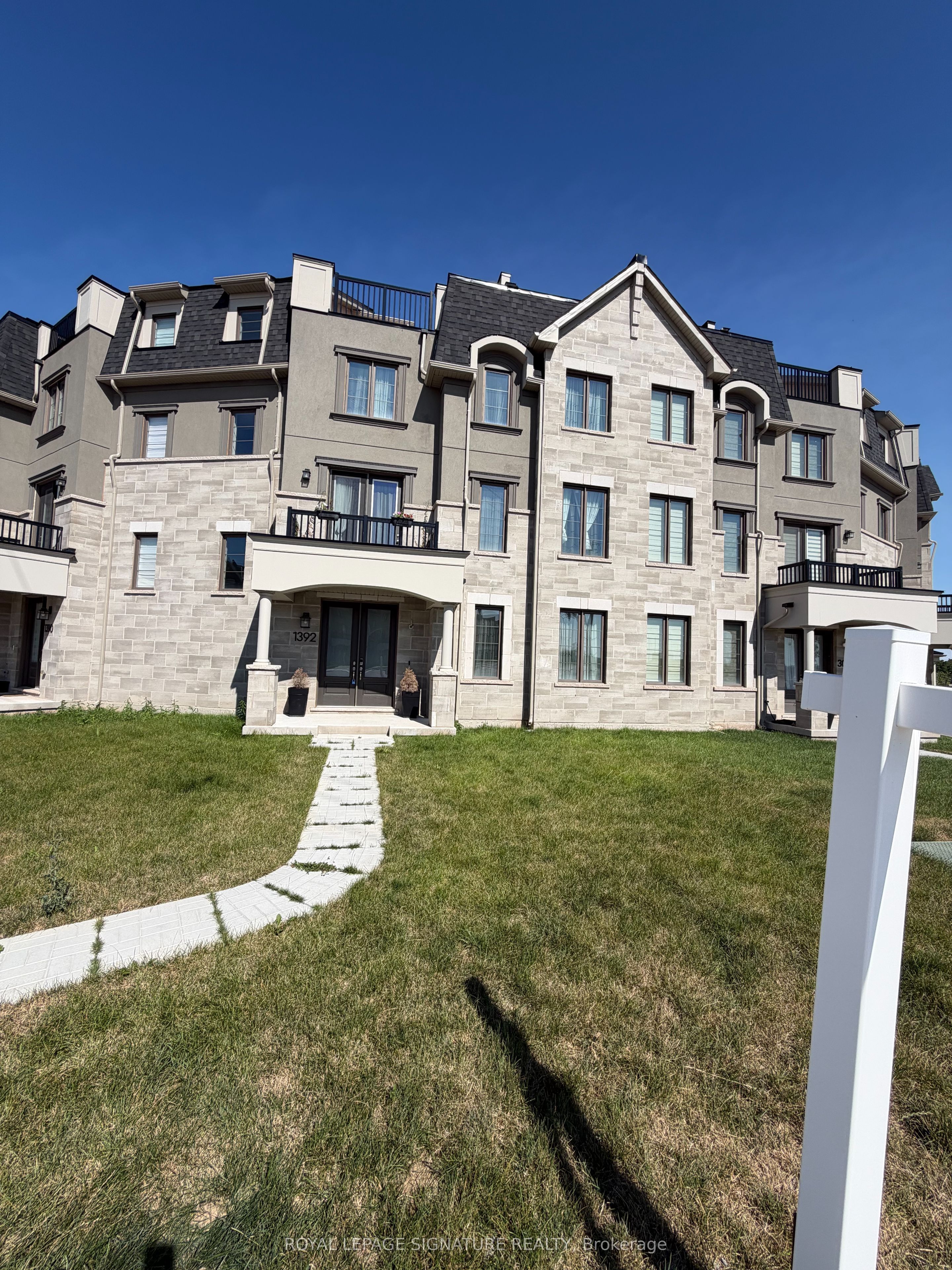 1392 William Halton Parkway, Oakville, ON L6M 5P2 photo 2