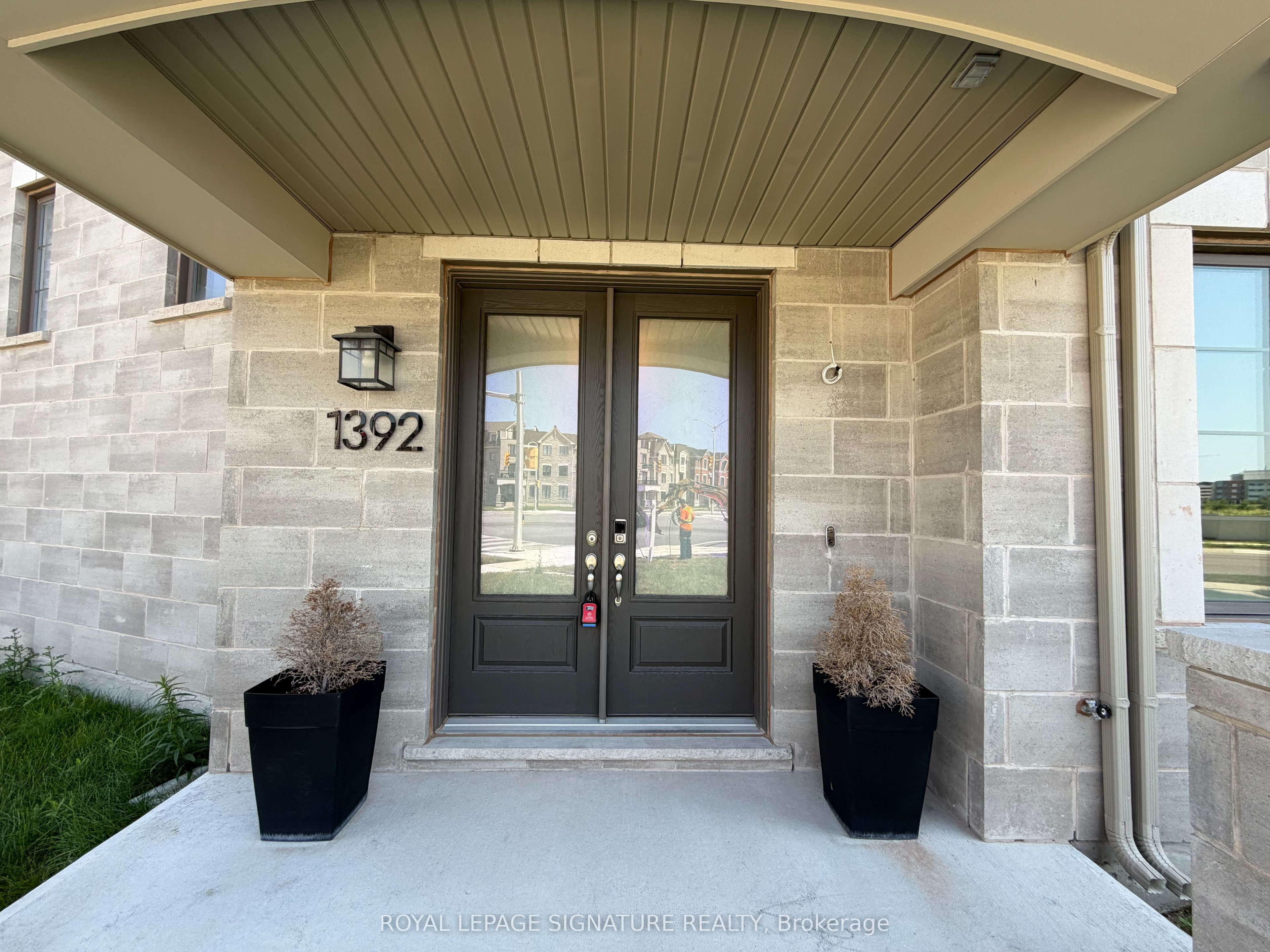 1392 William Halton Parkway, Oakville, ON L6M 5P2 photo 3