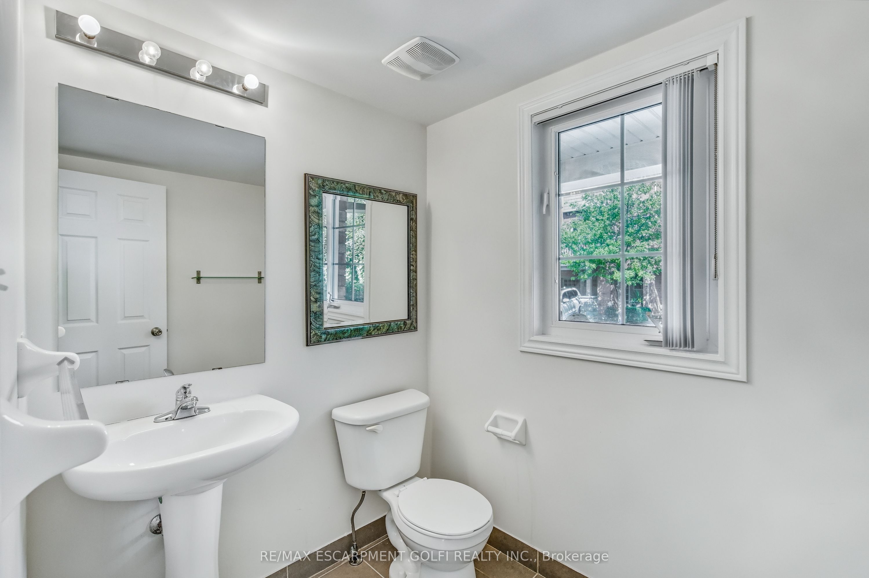 233 Duskywing Way 43, Oakville, ON L6L 0C5 photo 5