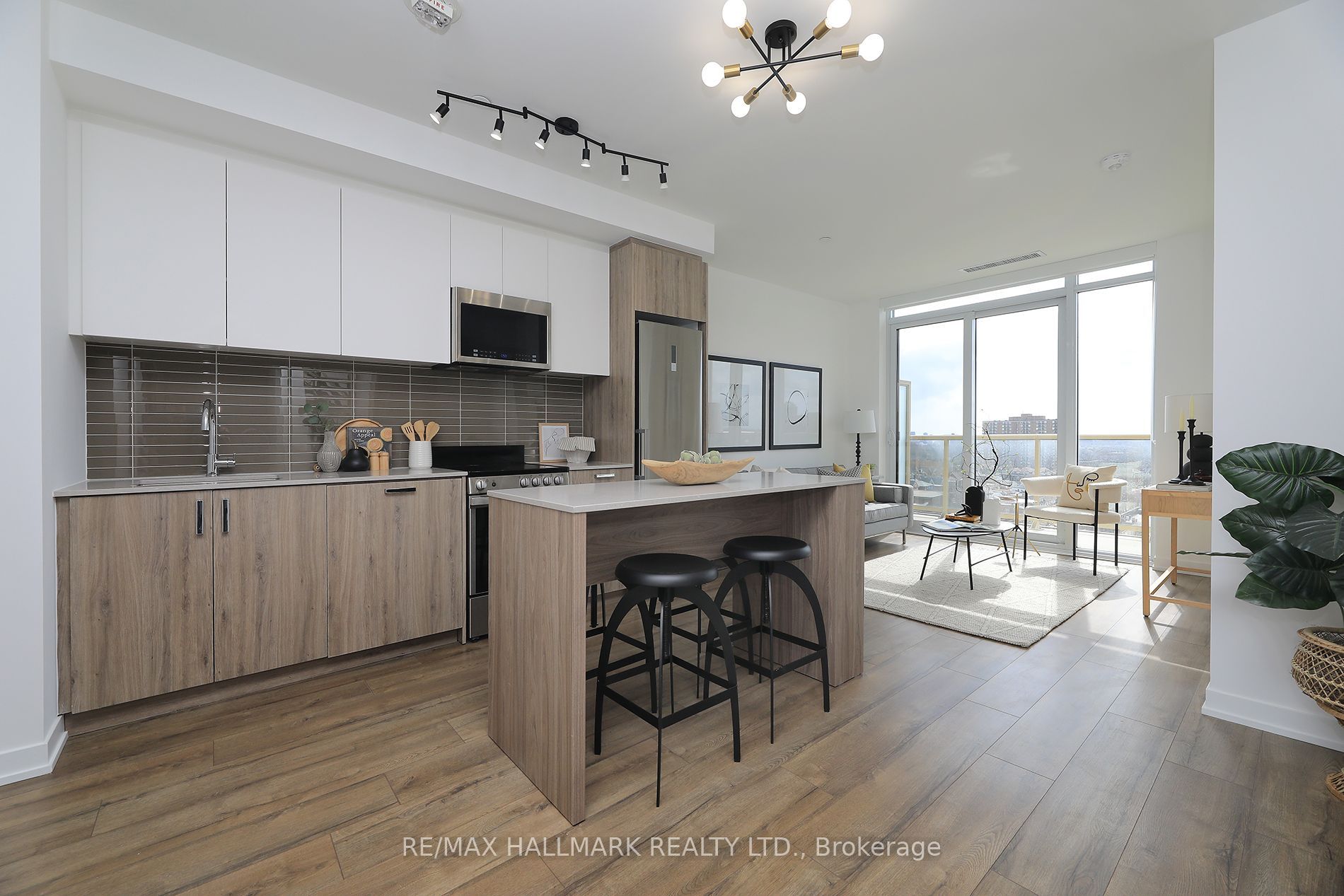1787 St. Clair Avenue W 1111, Toronto, ON M6N 0B7