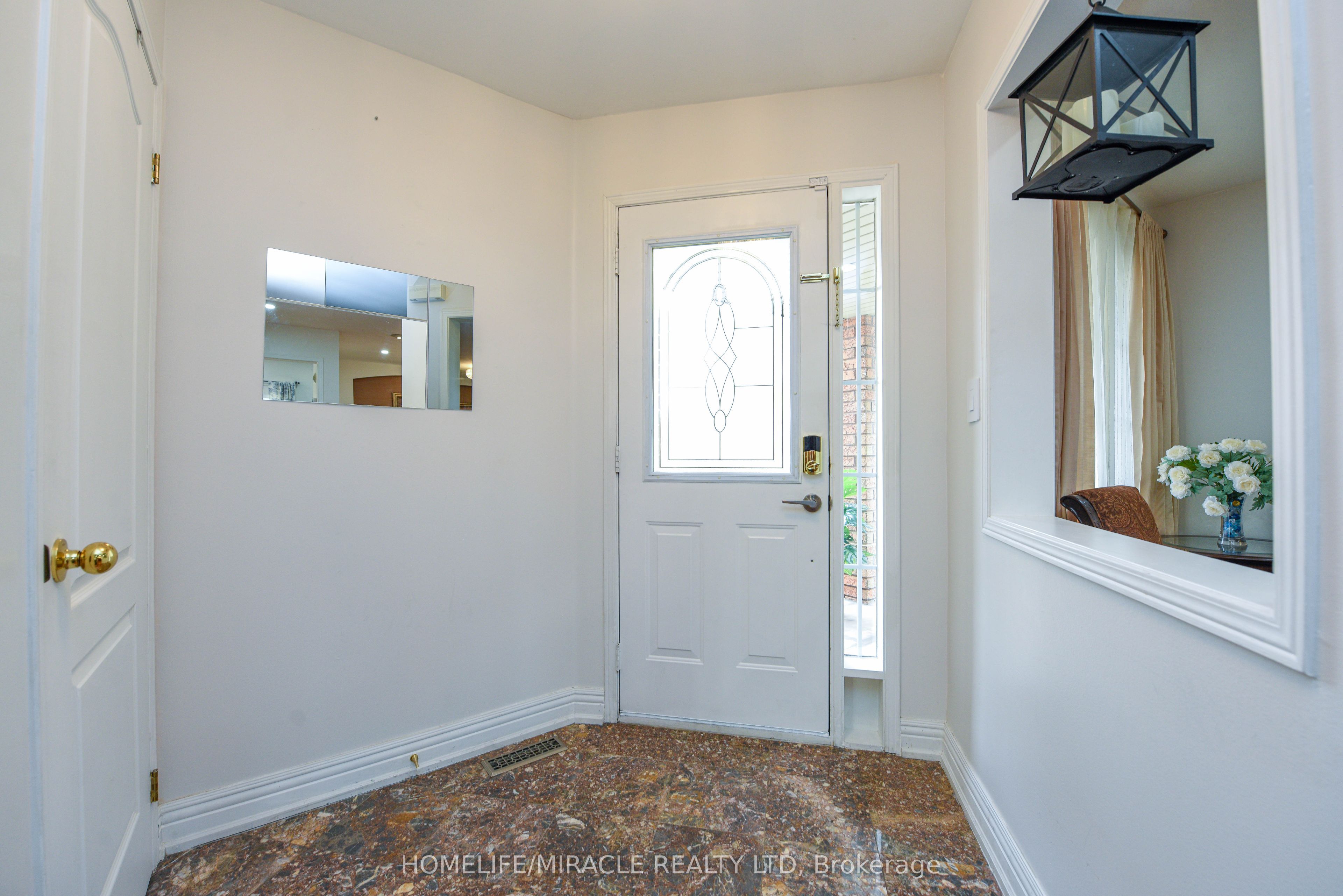 113 Seclusion Crescent, Brampton, ON L6R 1K8 photo 5