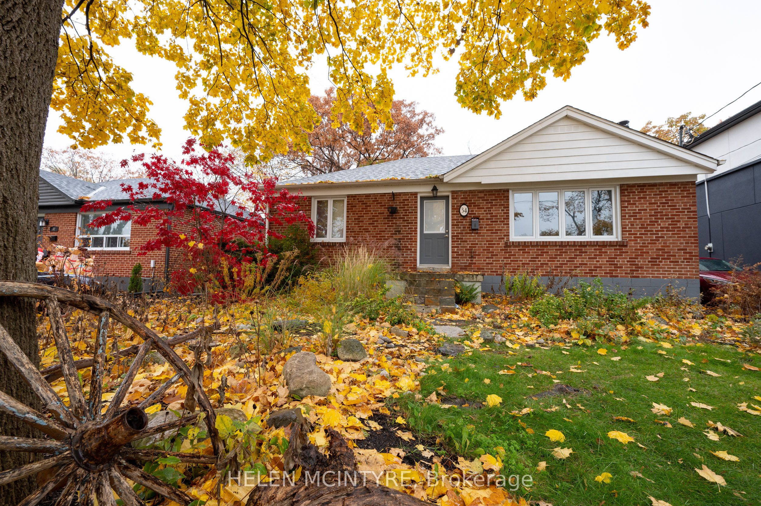 34 Dunning Crescent, Toronto, ON M8W 4S8