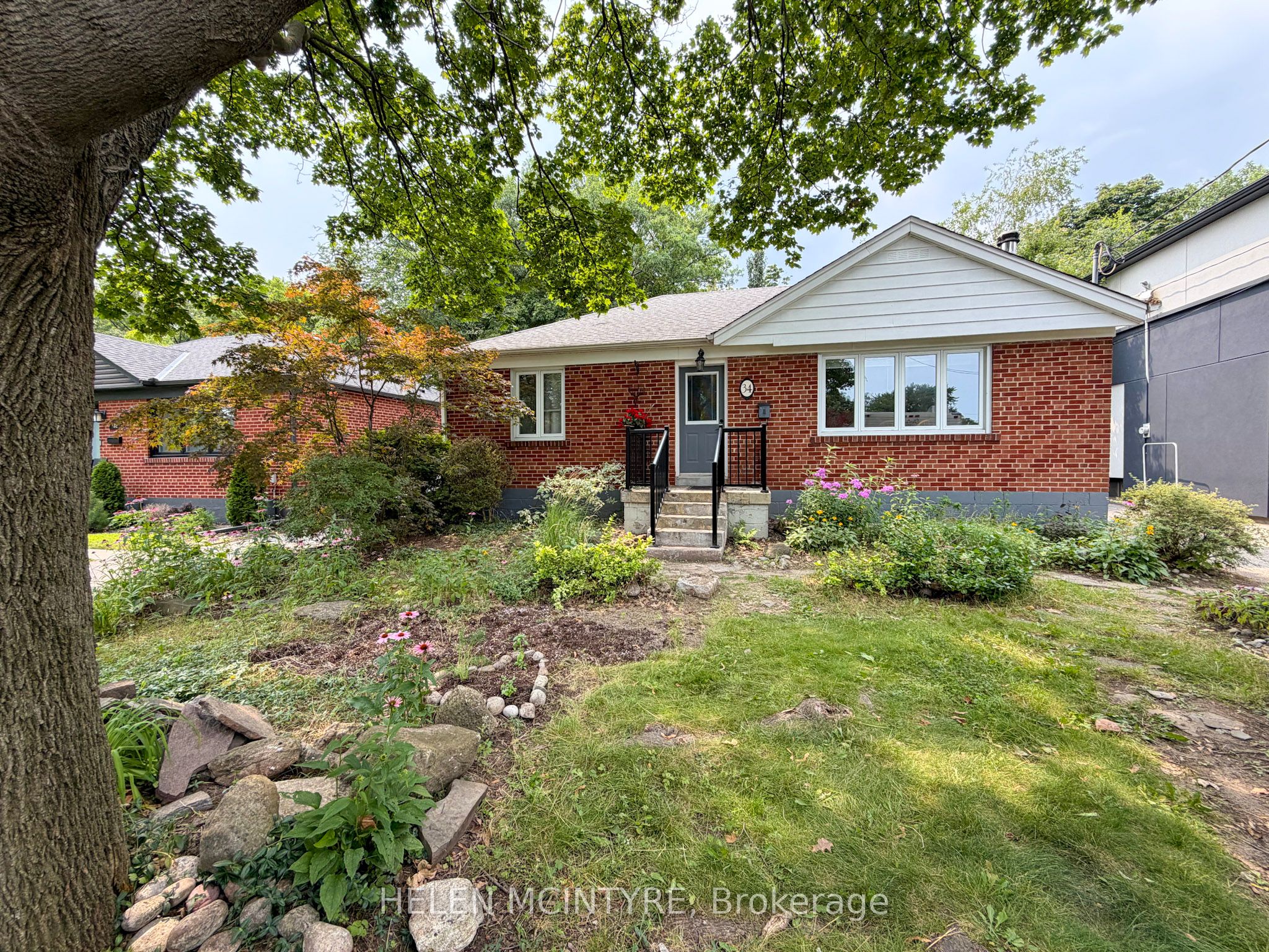 34 Dunning Crescent, Toronto, ON M8W 4S8 photo 2