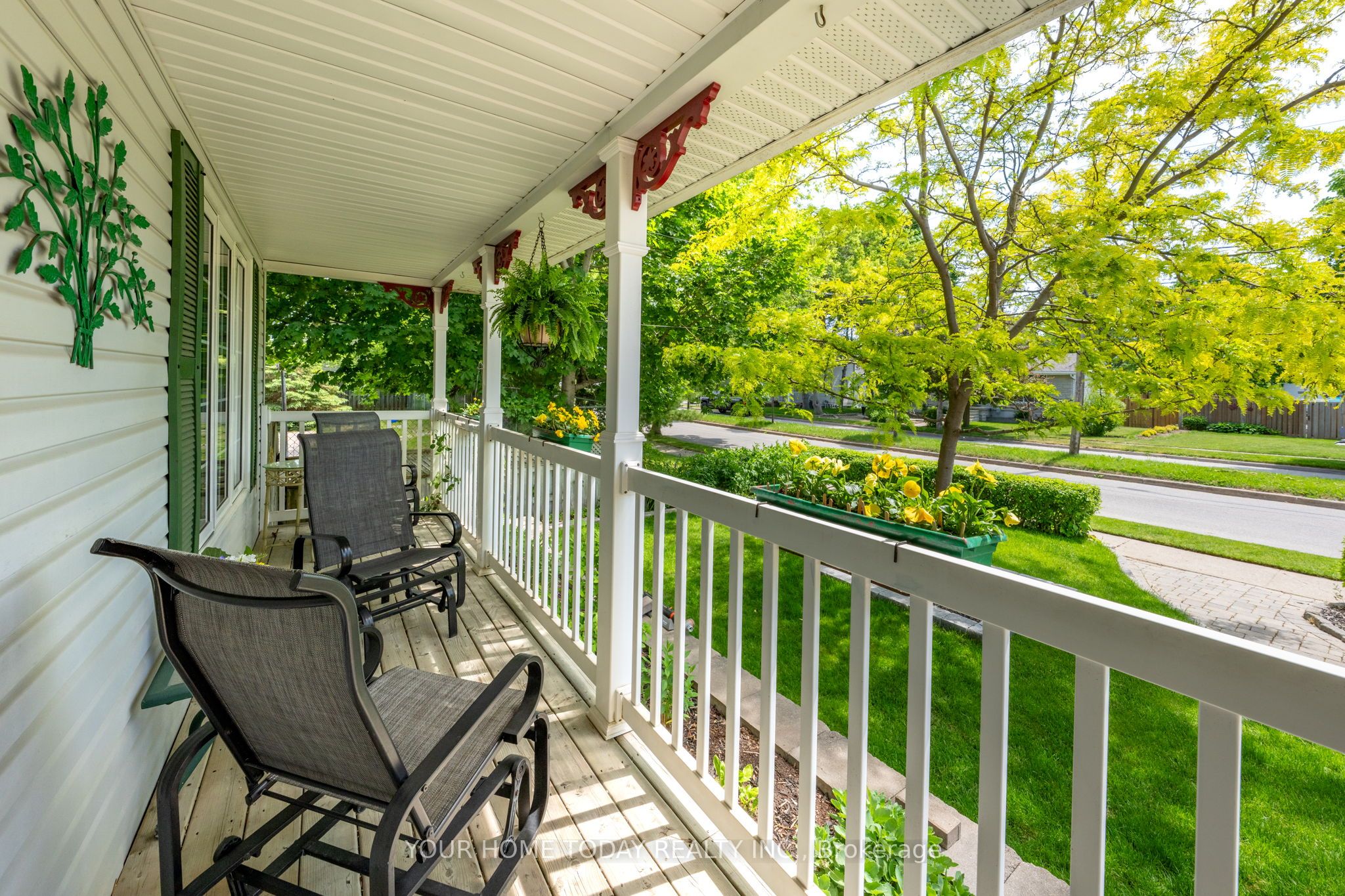 16 Normandy Boulevard, Halton Hills, ON L7G 1W1 photo 4