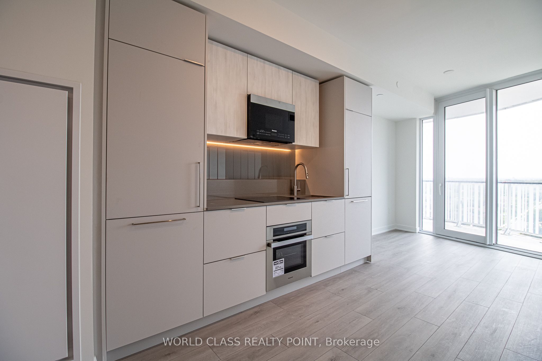 1 Fairview Road E 1210, Mississauga, ON L5A 0B4 photo 4