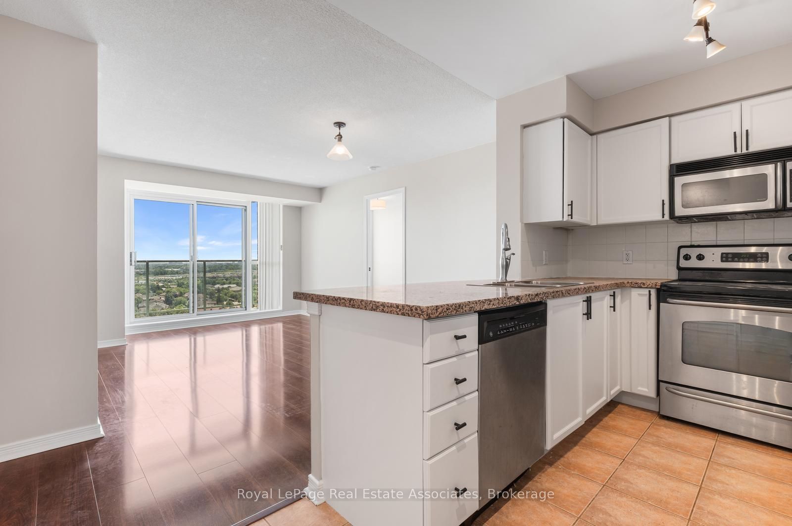 4889 Kimbermount Avenue 1707, Mississauga, ON L5M 7R9 photo 5