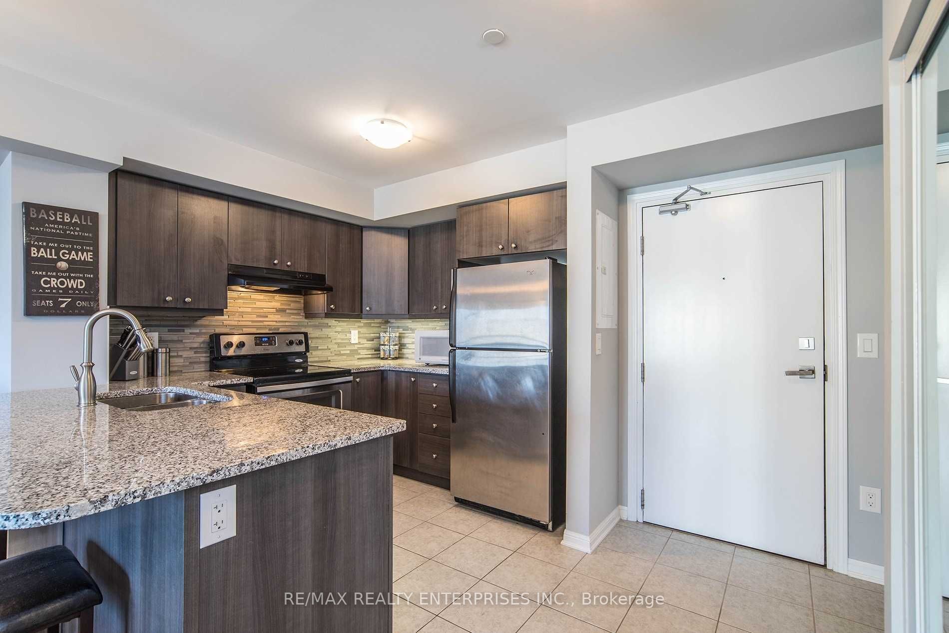 1045 Nadalin Heights 302, Milton, ON L9T 8R5 photo 3