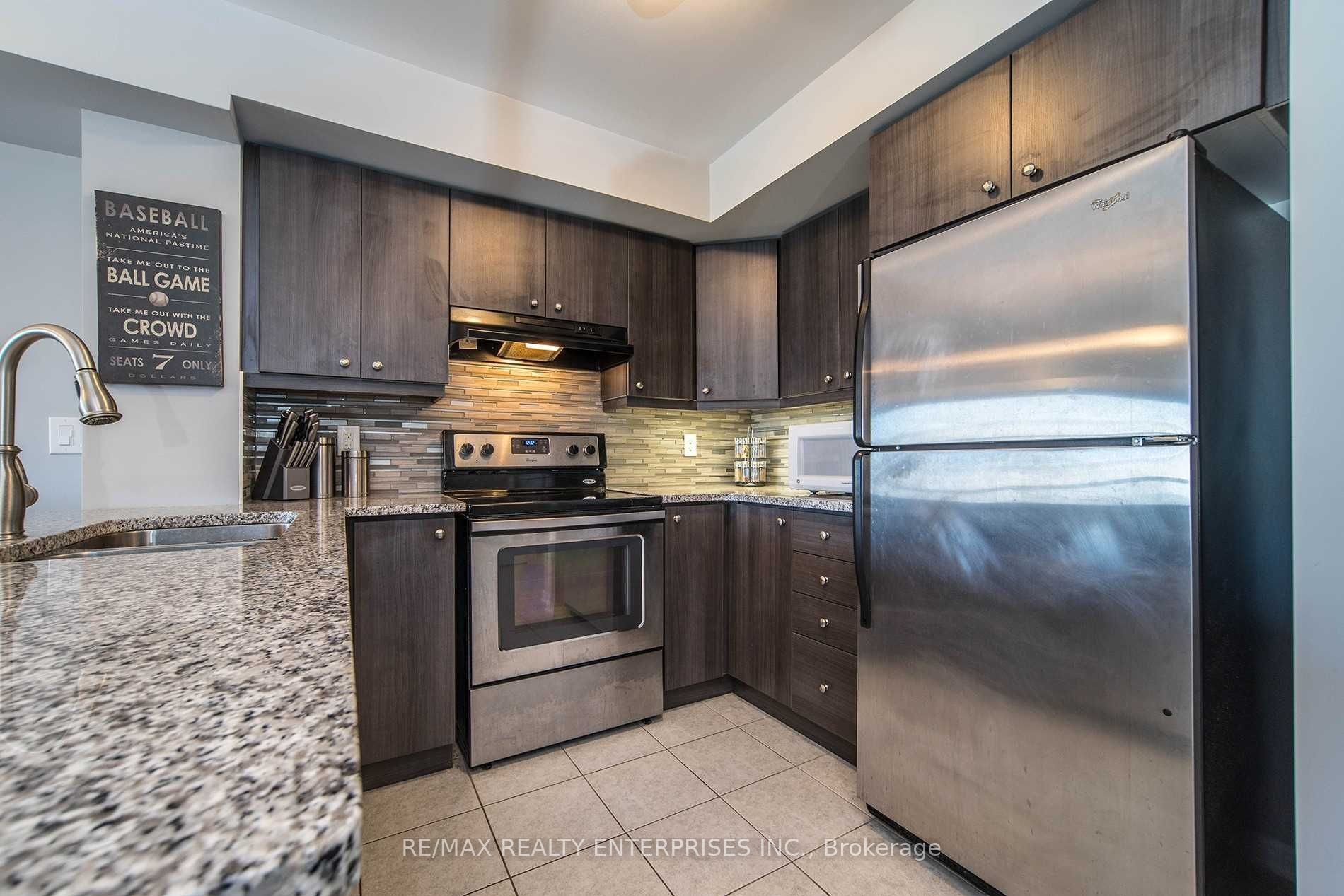 1045 Nadalin Heights 302, Milton, ON L9T 8R5 photo 4