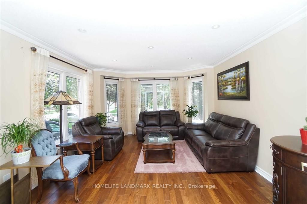 4887 Natkarni Crescent, Mississauga, ON L5V 1L4 photo 5