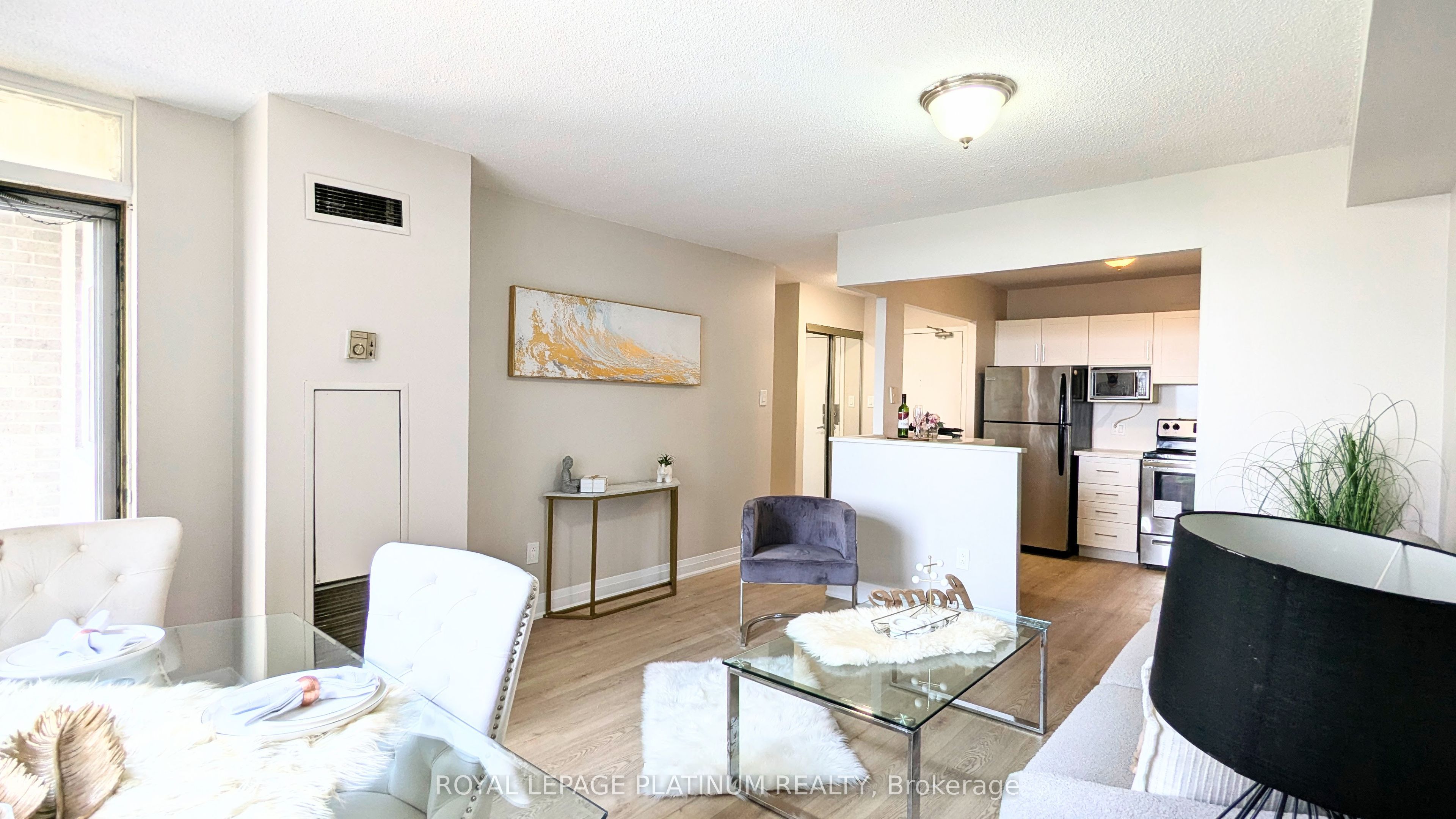 3559 Eglinton Avenue W 704, Toronto, ON M6M 5C6 photo 3