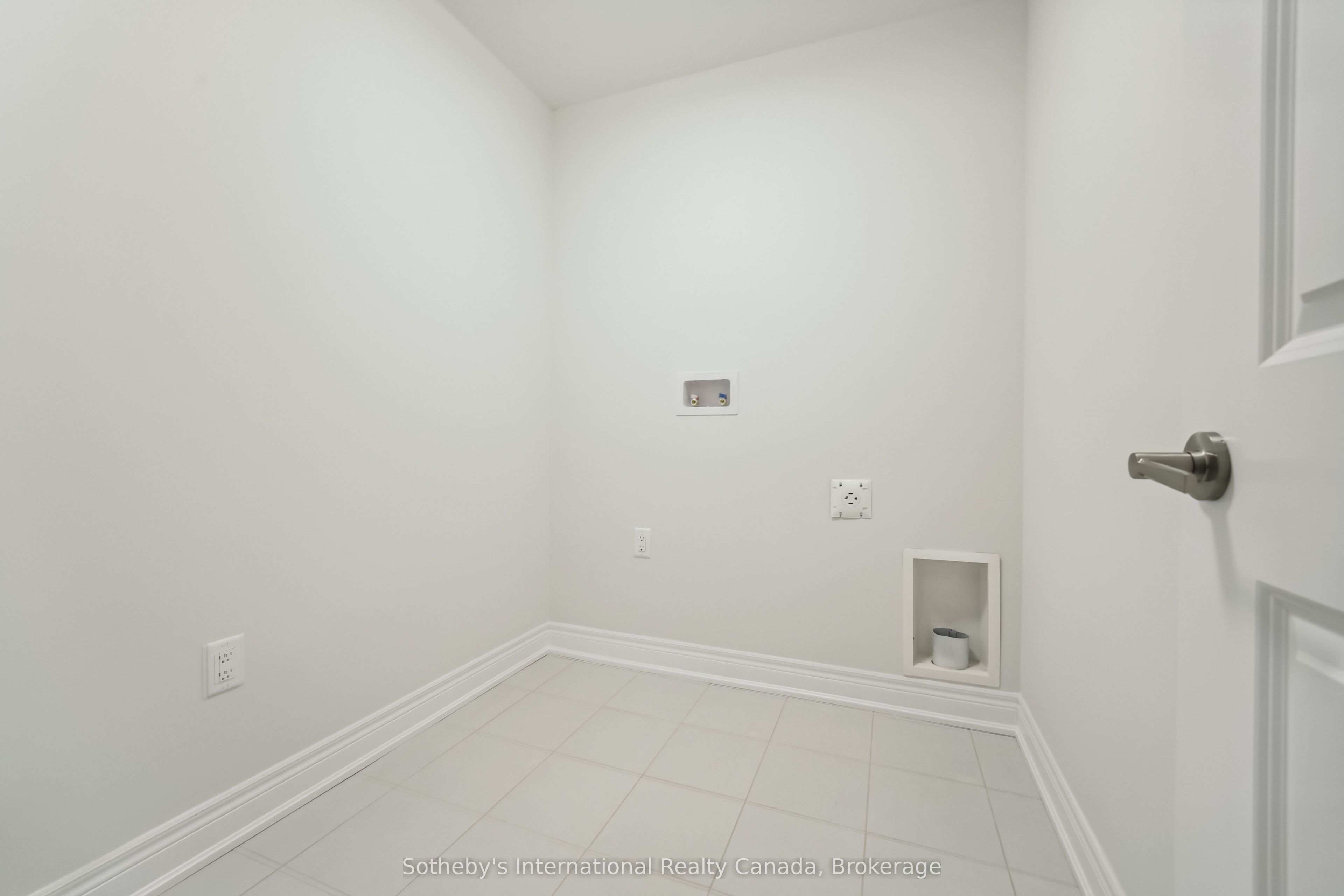 2184 Postmaster Drive 8, Oakville, ON L6M 3X1 photo 4