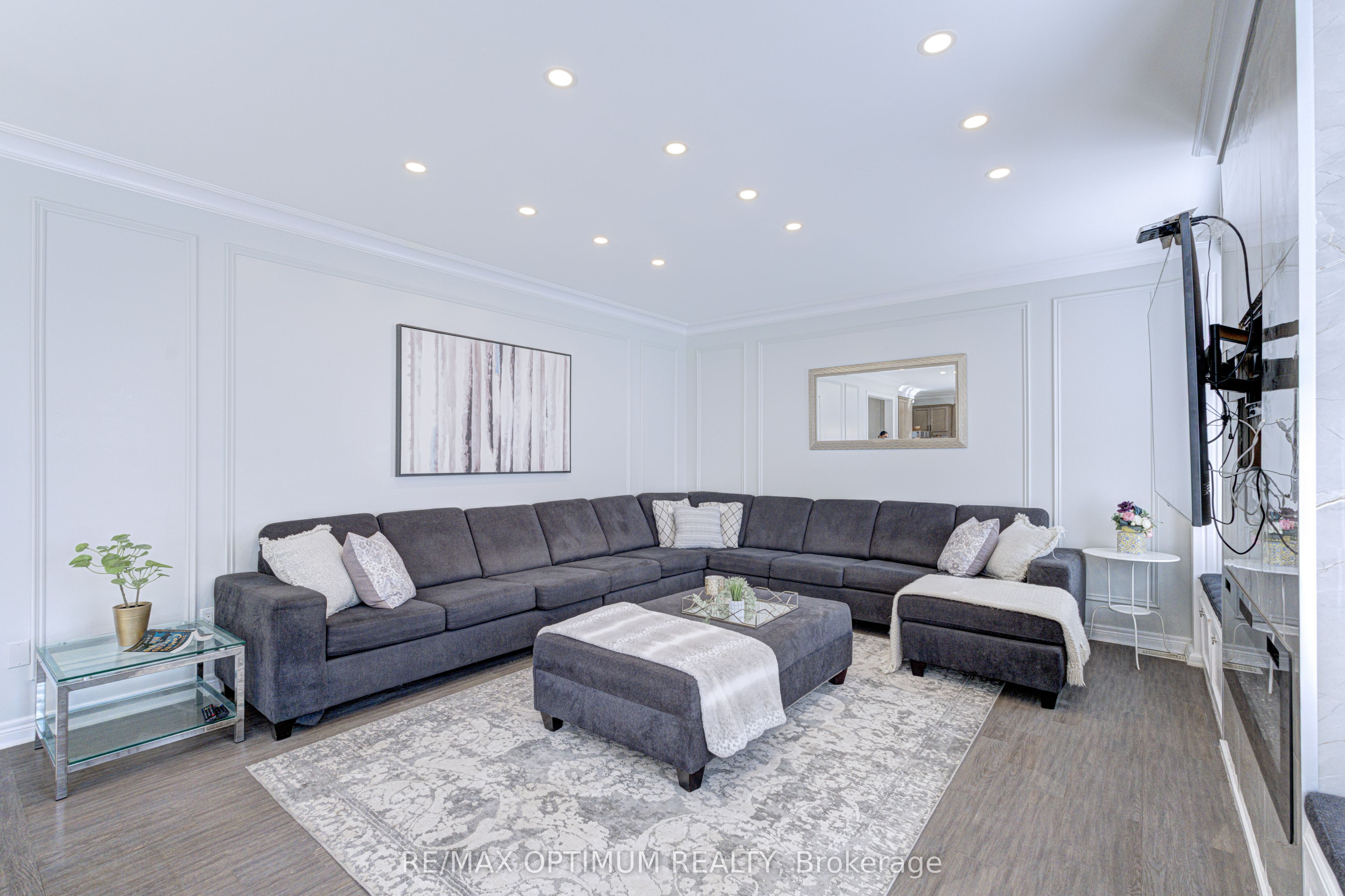 120 Canary Close, Brampton, ON L6X 3A9