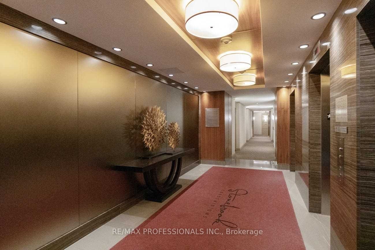 1055 Southdown Road 1311, Mississauga, ON L5J 0A3 photo 4