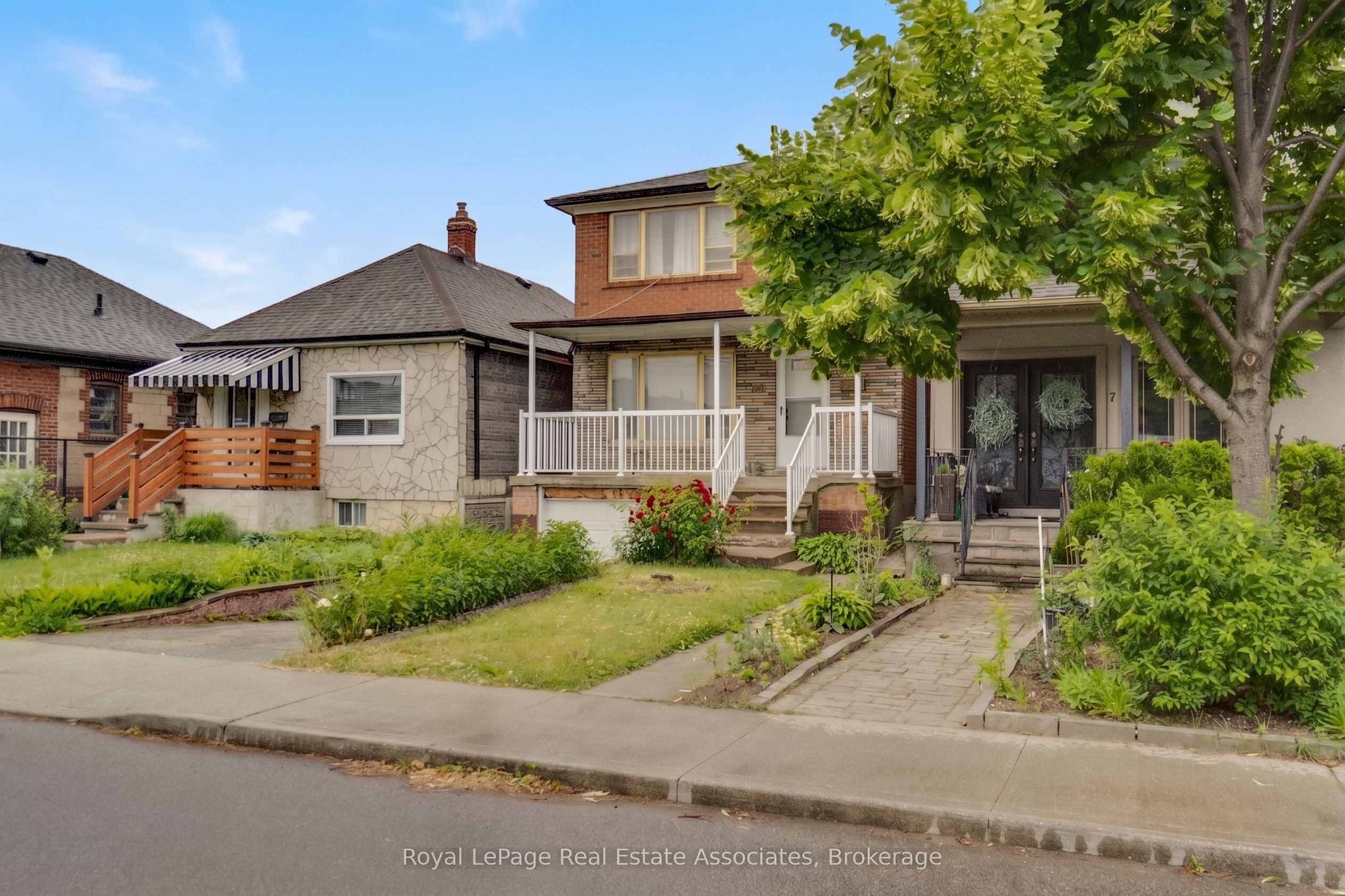 5 Homeview Avenue, Toronto, ON M6N 1S9 photo 3