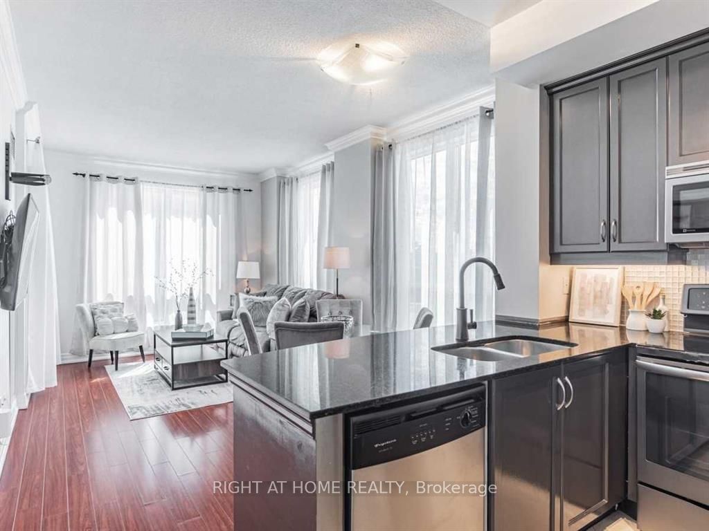 2087 W Lake Shore Boulevard 207, Toronto, ON M8V 4G3 photo 5