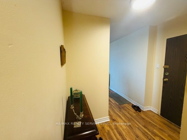 25 Kensington Road 1402, Brampton, ON L6T 3W8 photo 3
