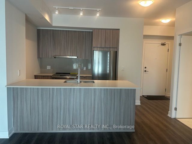 4130 Parkside Village Drive 2802, Mississauga, ON L5B 3M8 photo 3