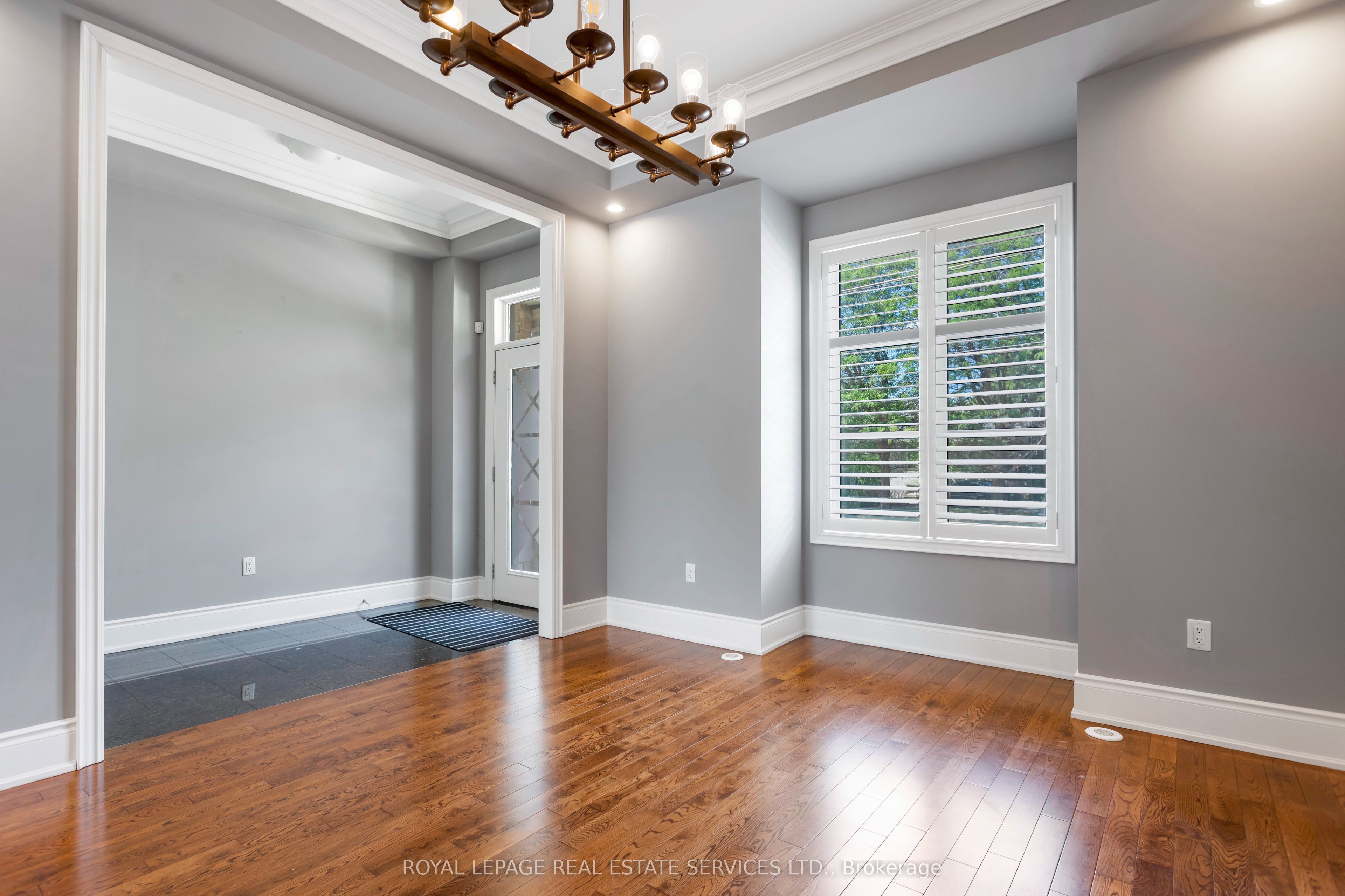 216 Rebecca Street, Oakville, ON L6K 1J9 photo 5