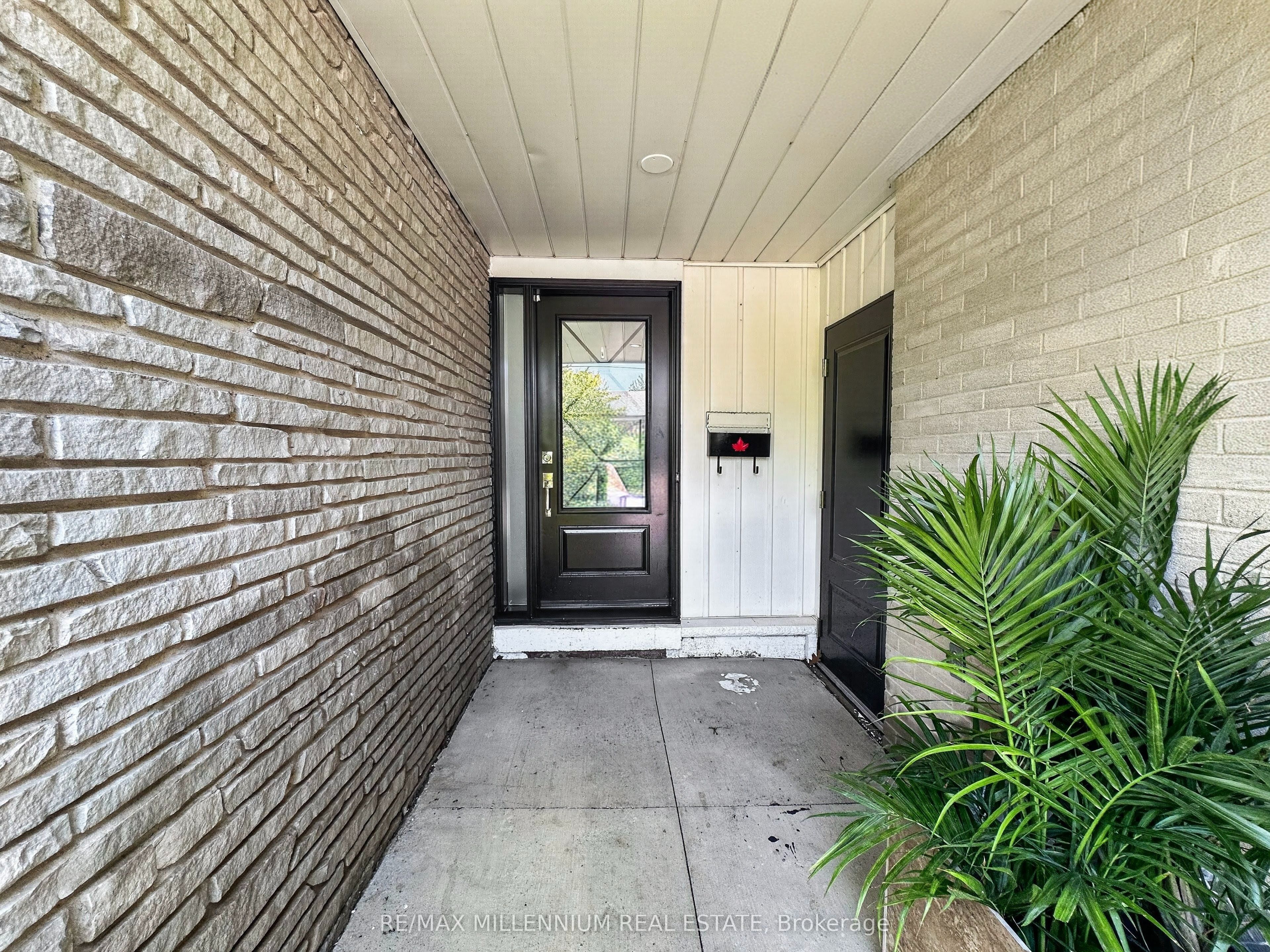 19 Cardwell Street, Orangeville, ON L9W 2V7