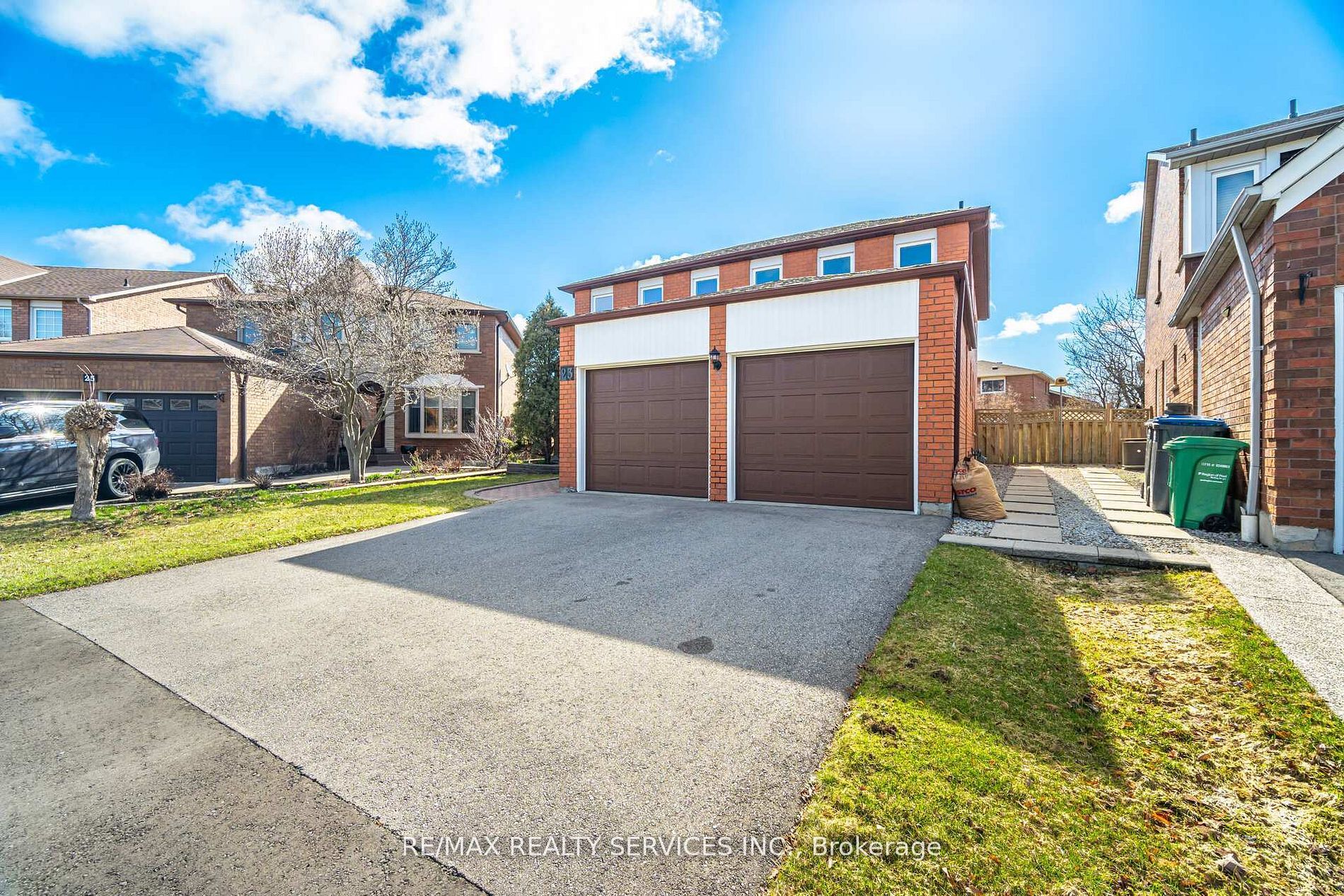 23 Newbury Crescent, Brampton, ON L6S 5M3 photo 3