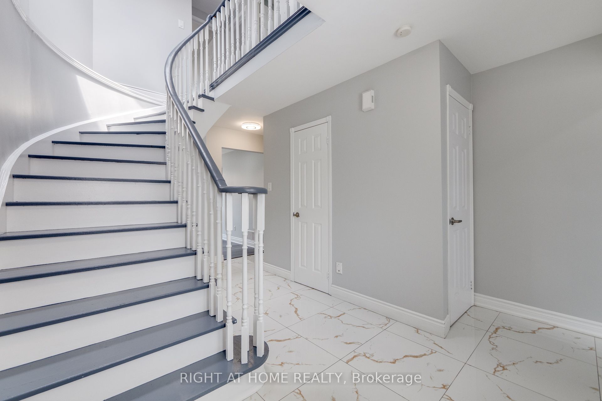 34 Meadowlark Drive, Brampton, ON L6Y 4A7 photo 5