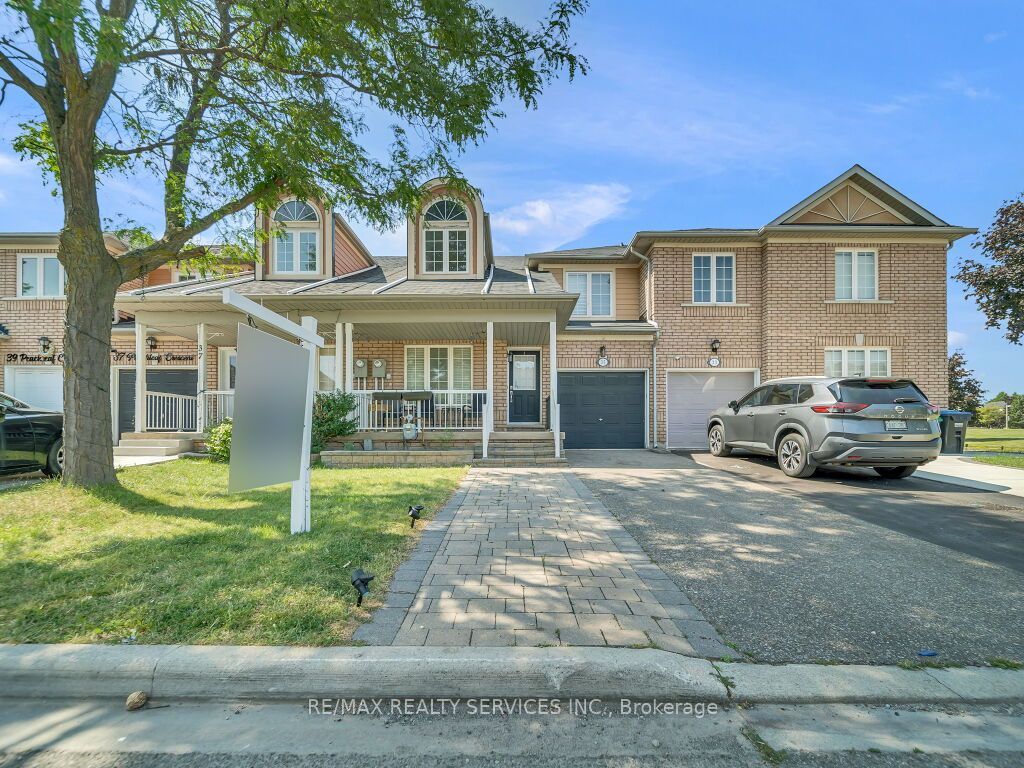 35 Peachleaf Crescent, Brampton, ON L7A 2B4 photo 2