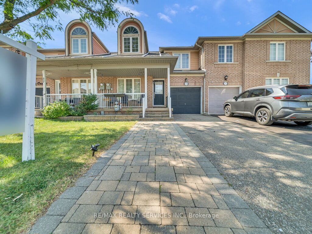35 Peachleaf Crescent, Brampton, ON L7A 2B4 photo 3