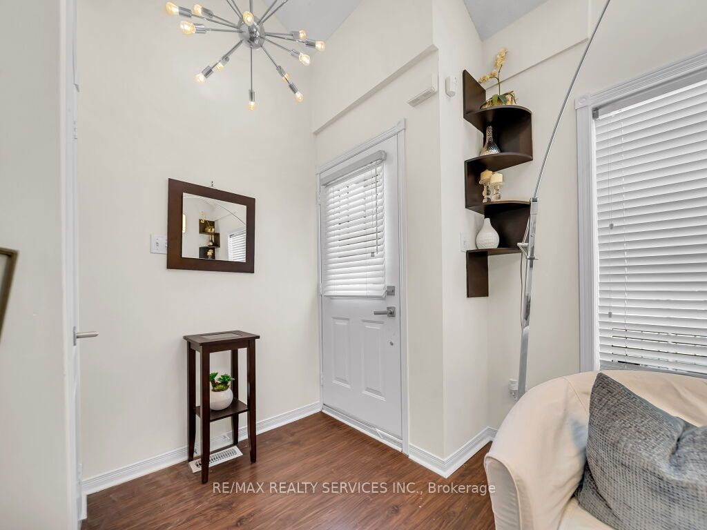 35 Peachleaf Crescent, Brampton, ON L7A 2B4 photo 5
