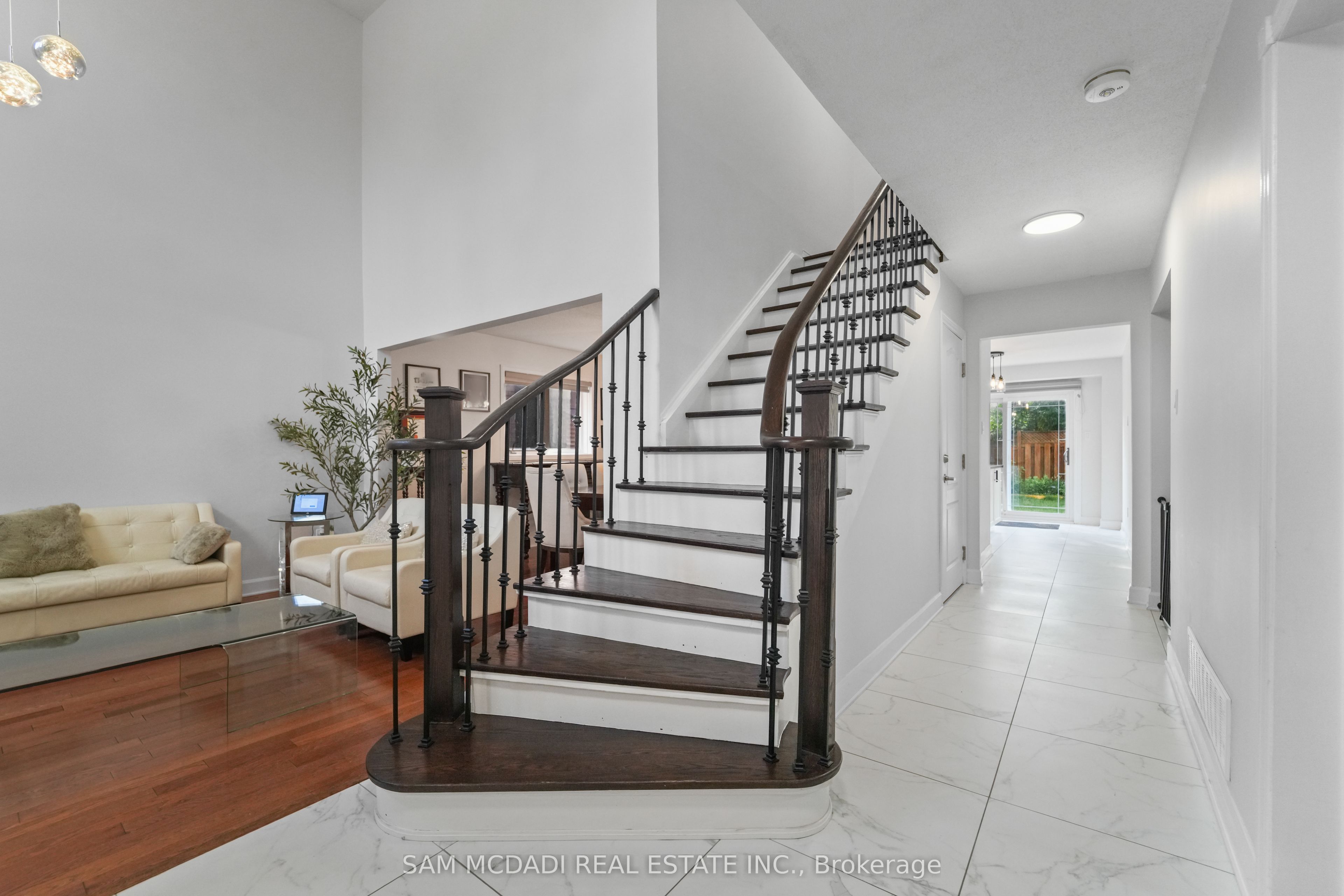 4778 Crystal Rose Drive, Mississauga, ON L5V 1G9 photo 5