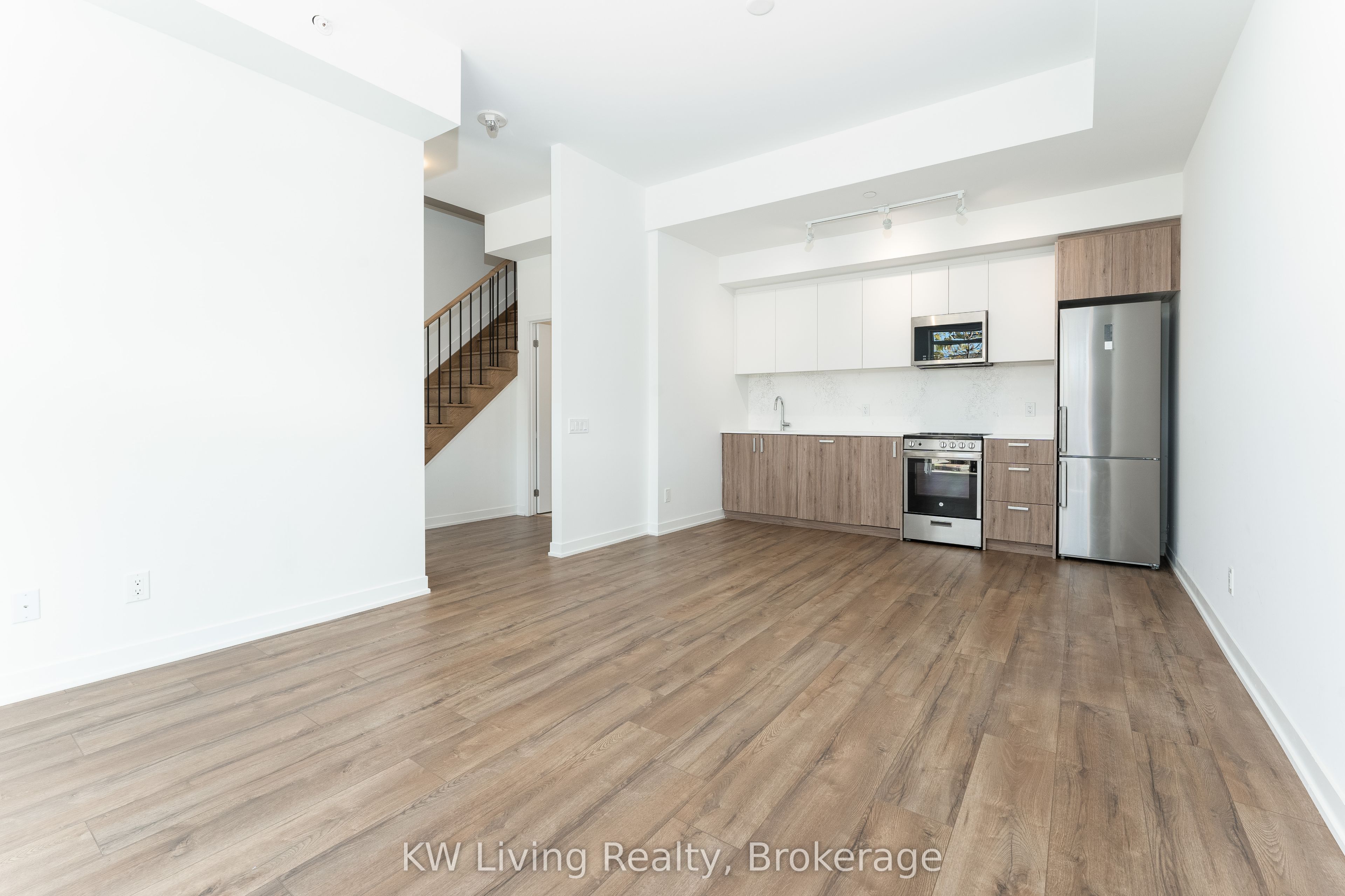 121 Ford Street 109, Toronto, ON M6N 3A2 photo 4