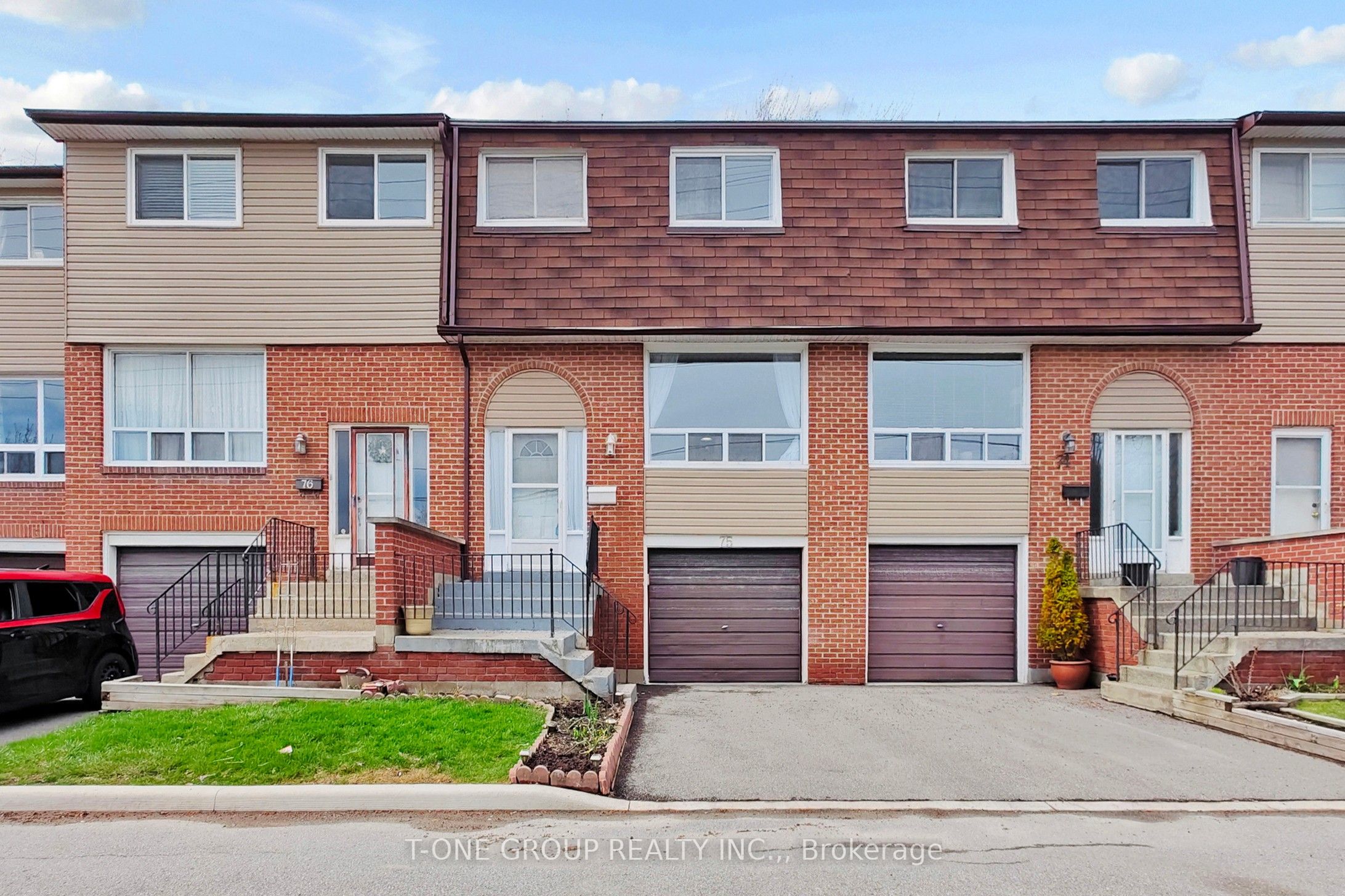 3025 Cedarglen Gate 75, Mississauga, ON L5C 2V7 photo 2