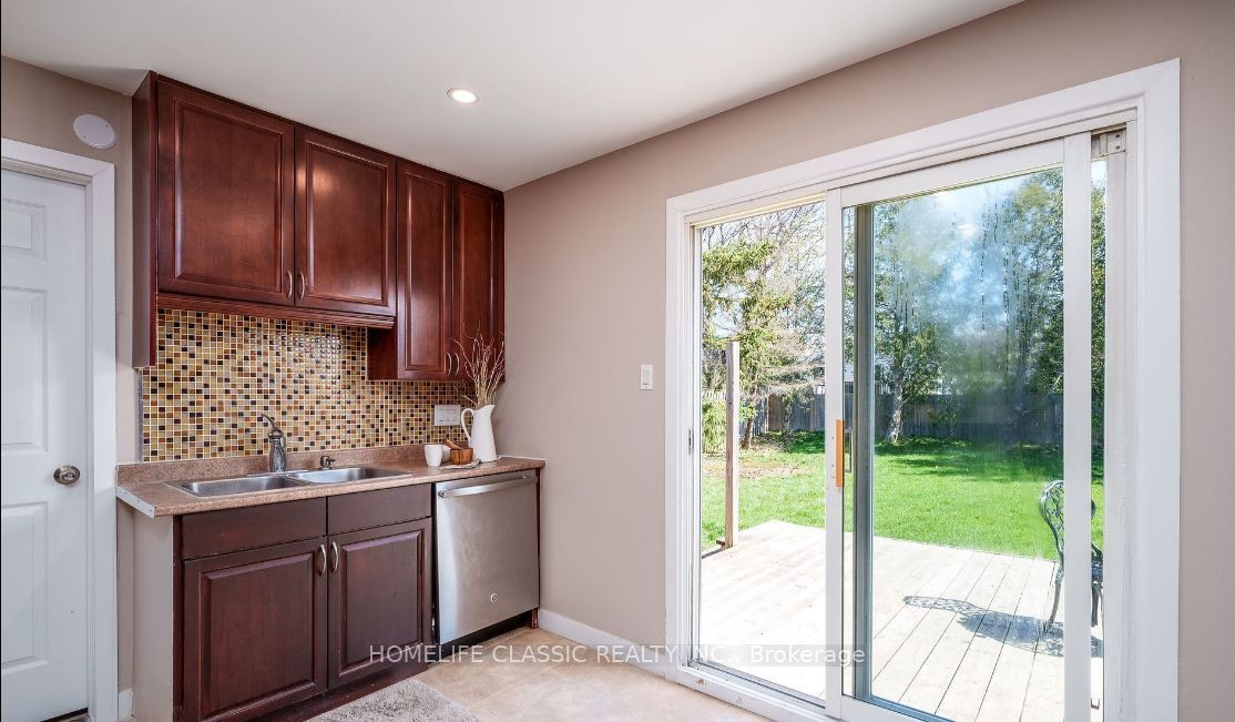 583 Elliott Crescent, Milton, ON L9T 3G5 photo 5
