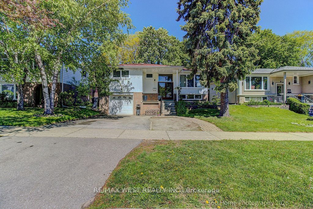 1583 Otterby Road, Mississauga, ON L4X 1W8 photo 2