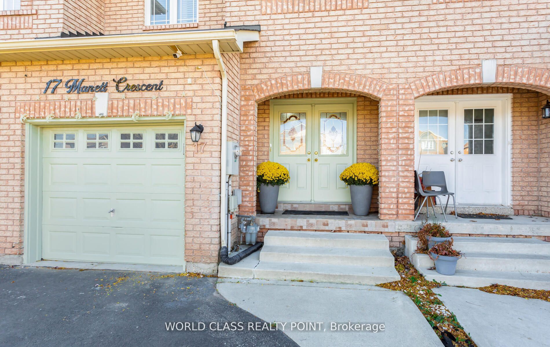 17 Manett Crescent E, Brampton, ON L6X 4X4 photo 3