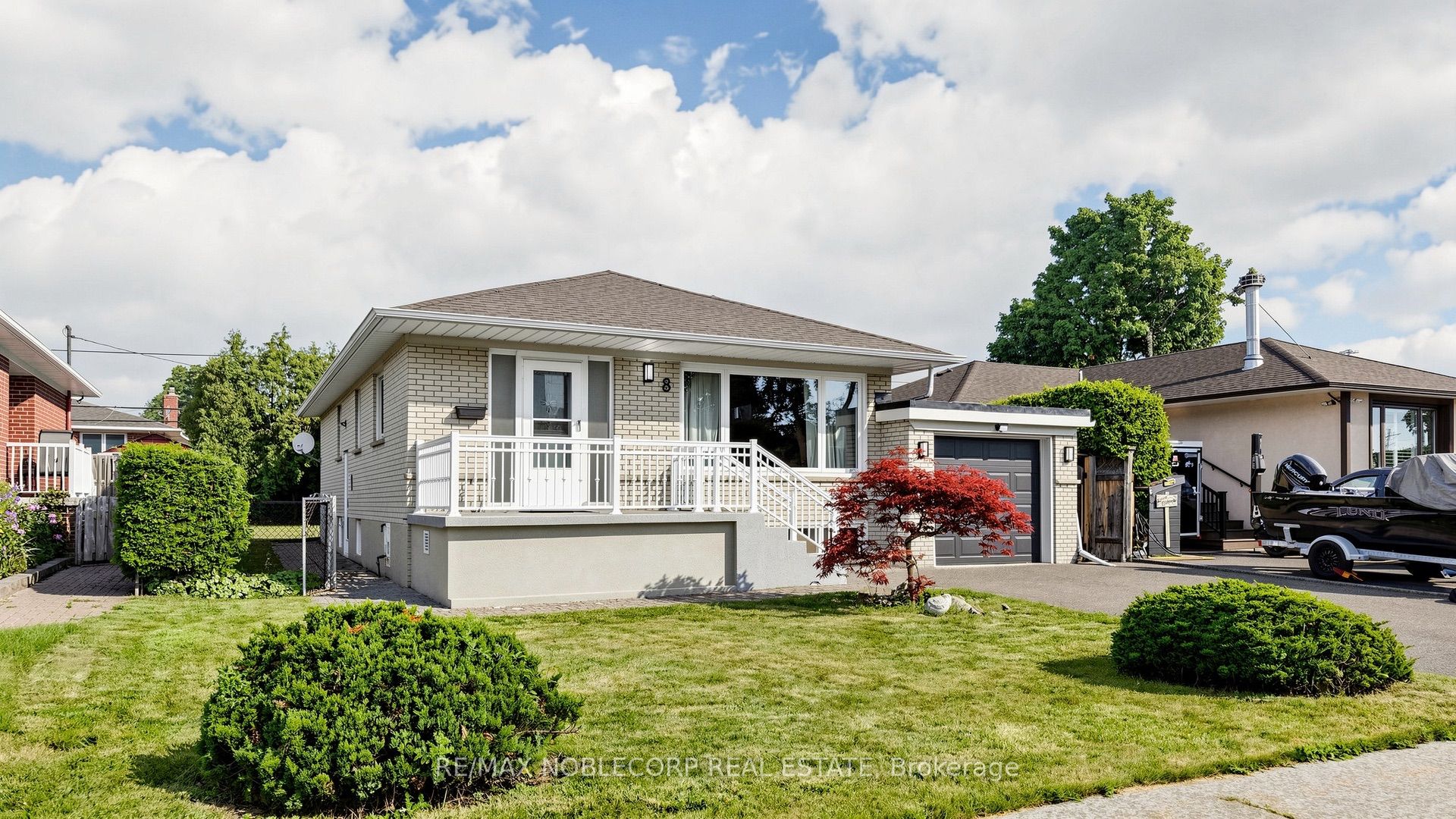 8 Summerfield Crescent, Toronto, ON M9M 3X3 photo 3