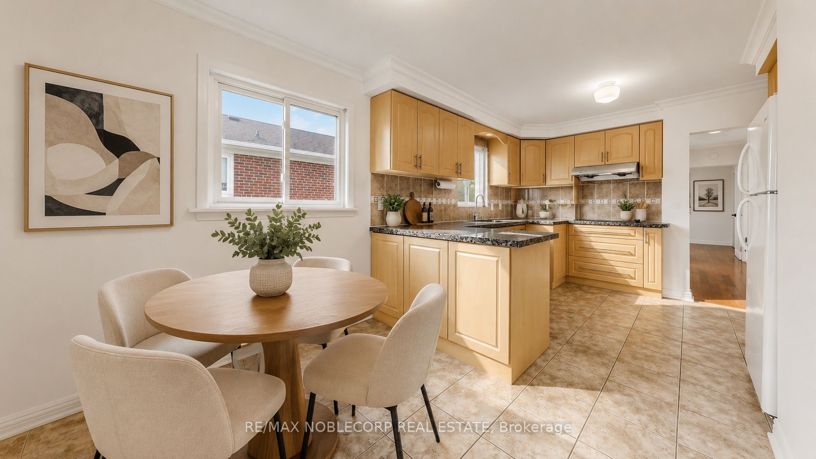 8 Summerfield Crescent, Toronto, ON M9M 3X3 photo 4